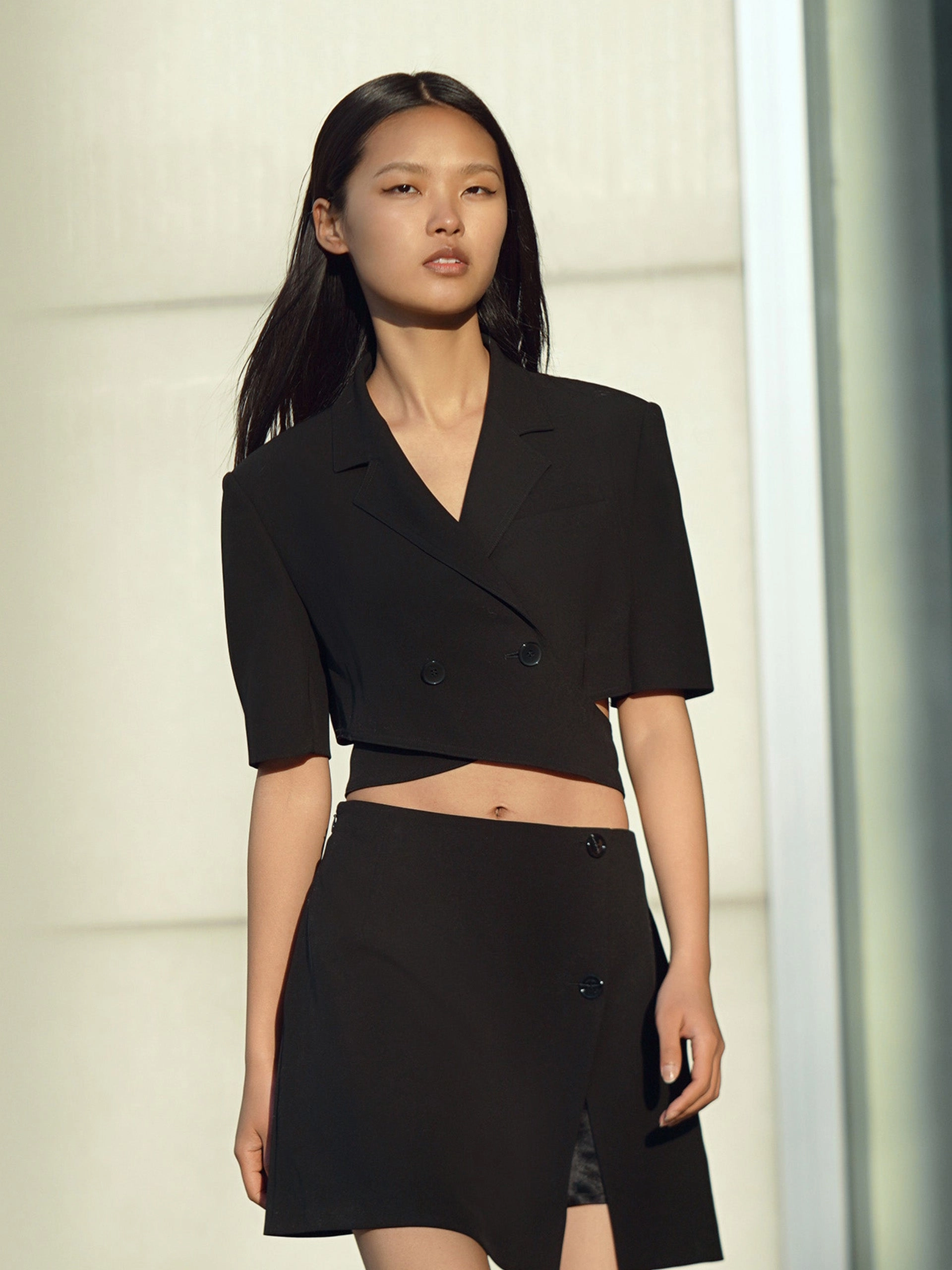 Deconstructed Cut-Out Lapel Crop Blazer Reverseble Design