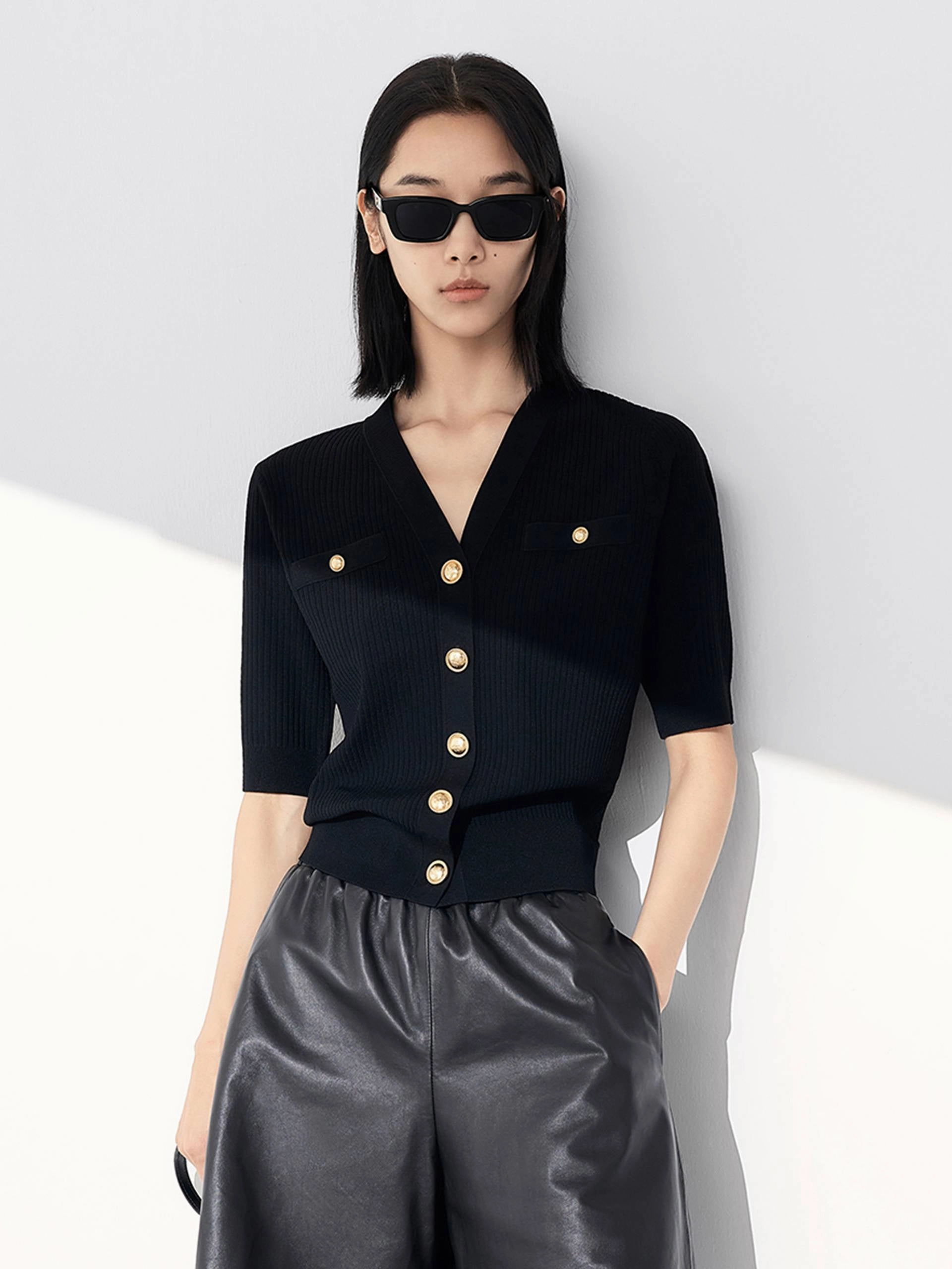 V-neck Metal Button Cardigan FrictionResistant Edges Brushed Interior