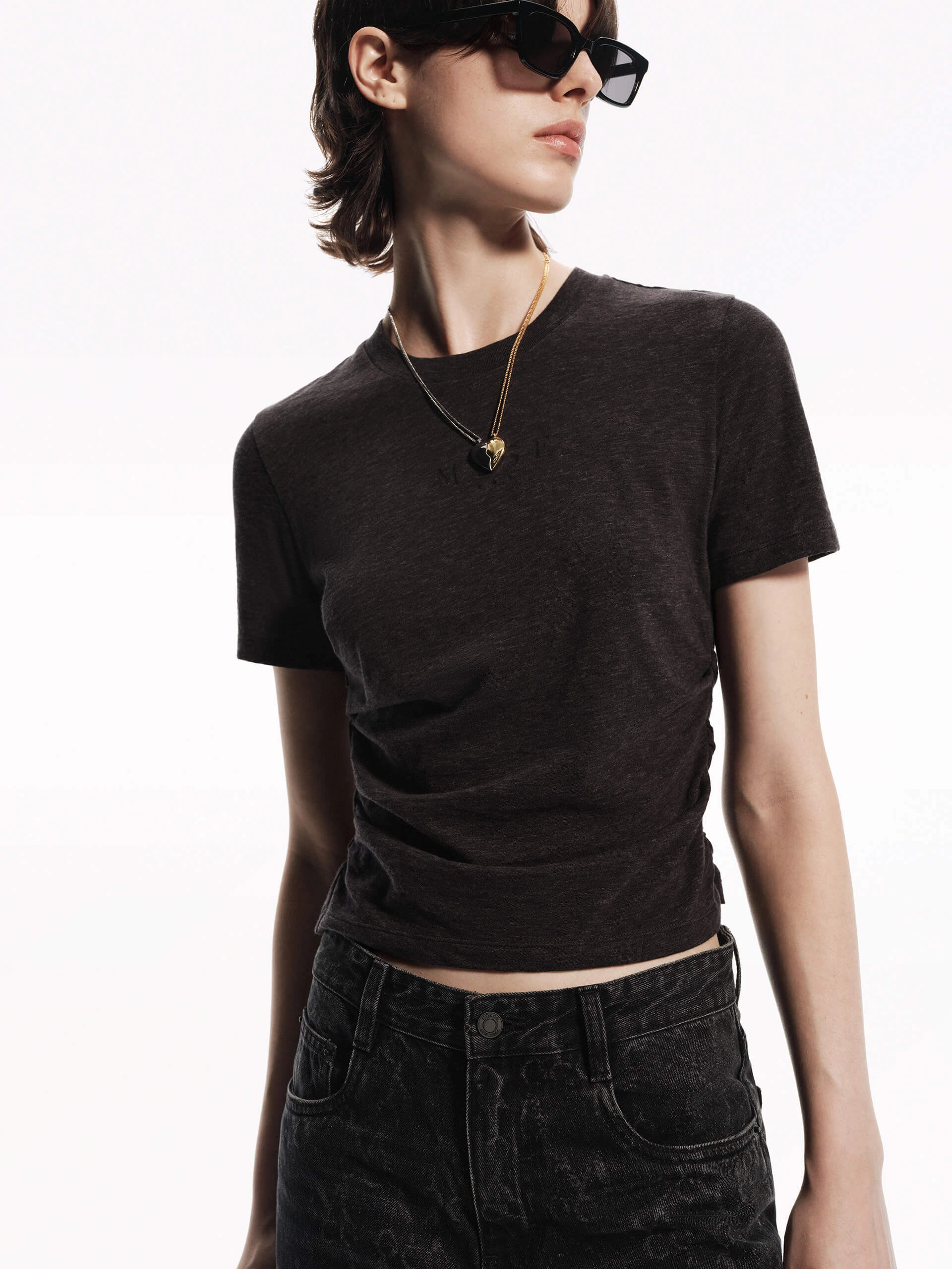 Fitted Side Pleated T-shirt Urban Fashion Look