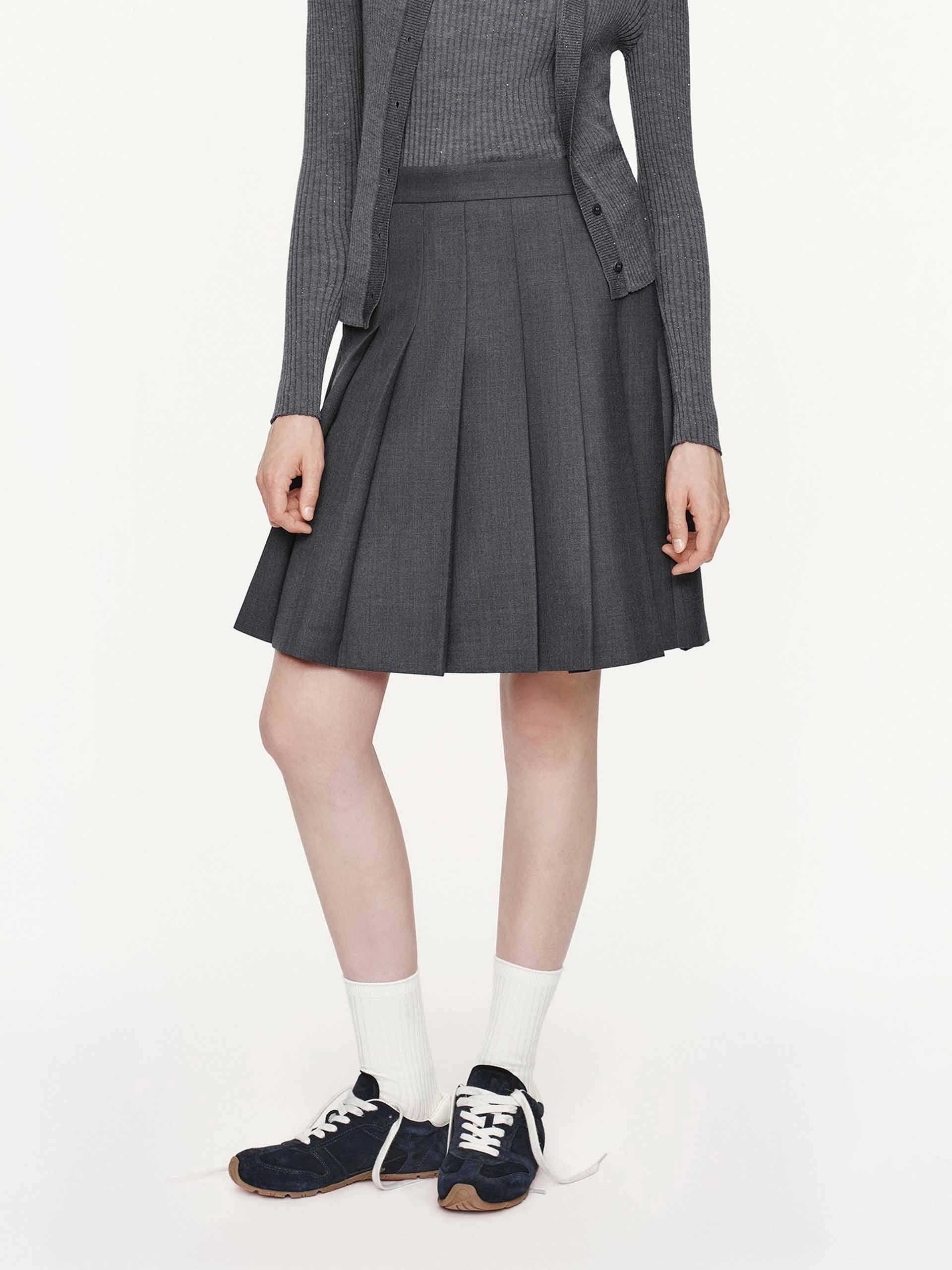 Travel Essential Side Zipper Pleated Skirt