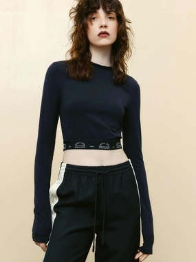 Abrasion Resistant Surface ReinforcedShoulderConstruction Cropped Tight Long Sleeves Top