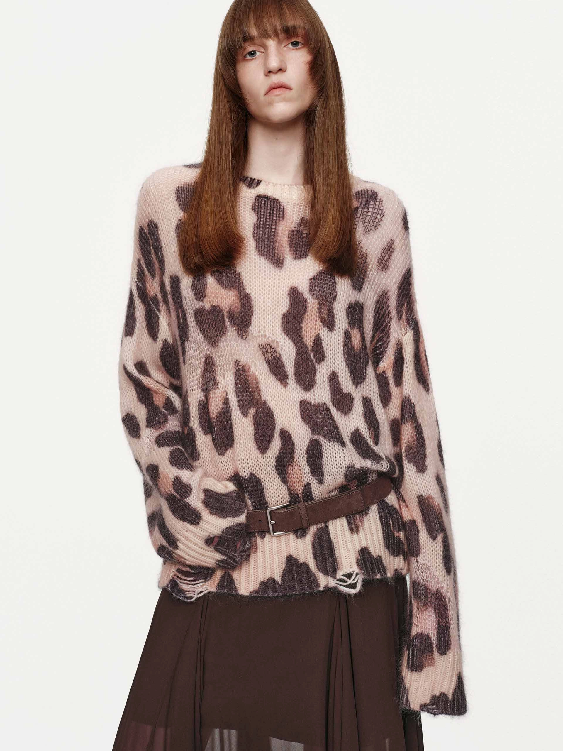 TemperatureRegulating Material Midweight Texture Leopard Print Distressed Sweater