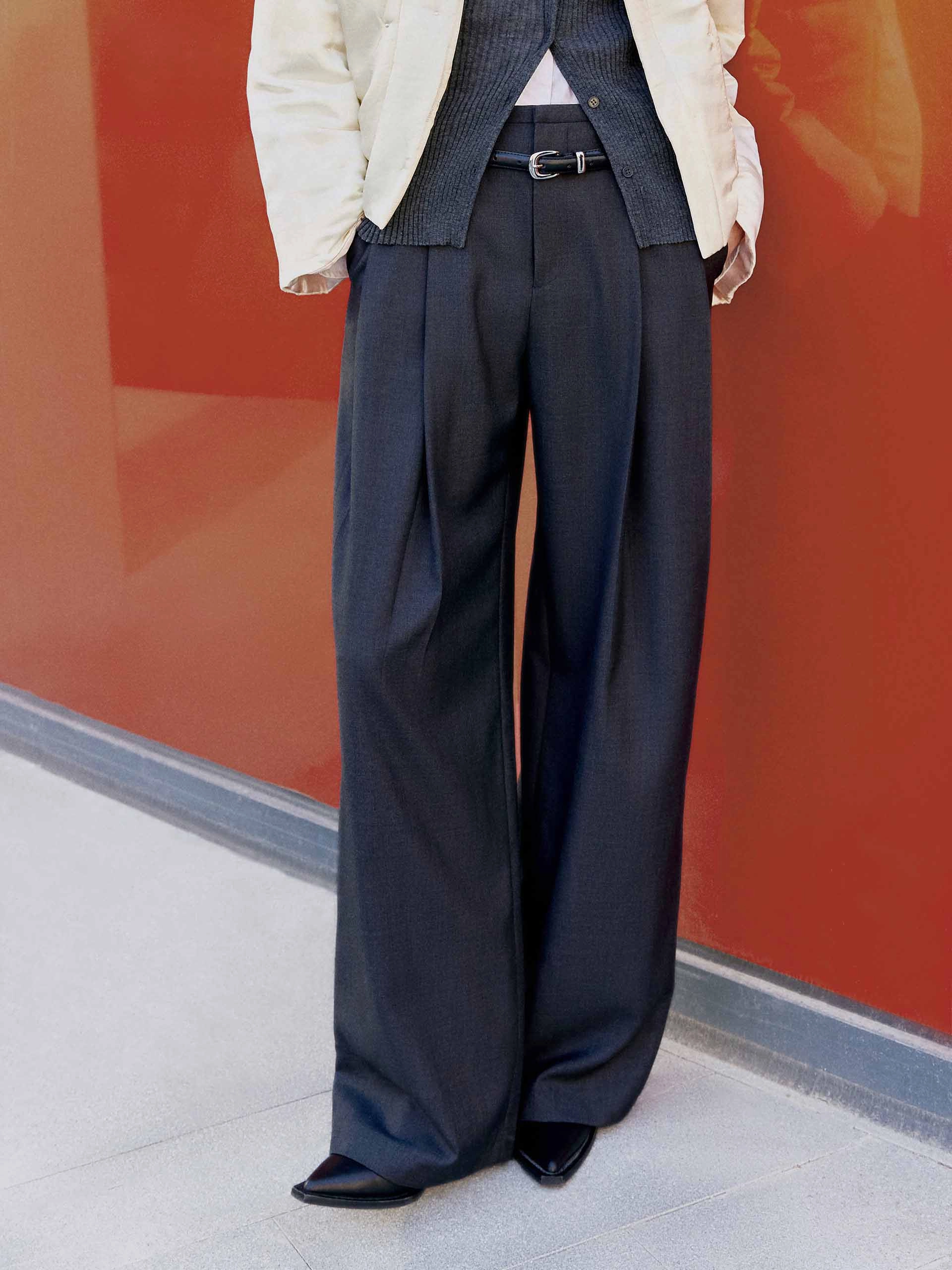Cool Comfort Breathable Wearable Front Pleated Relaxed Pants