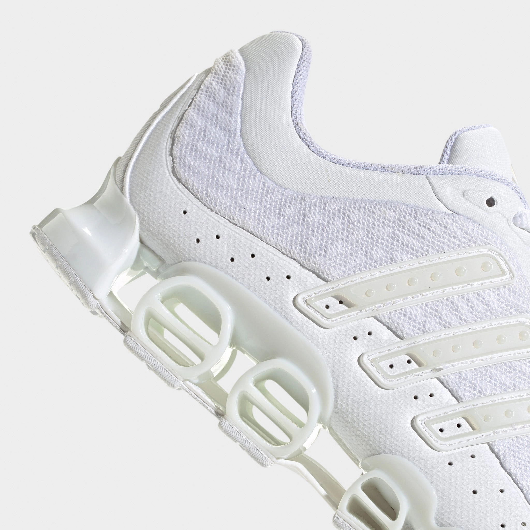 No Break In Design Rolling Motion Geometry adidas Megaride White / White - Grey One