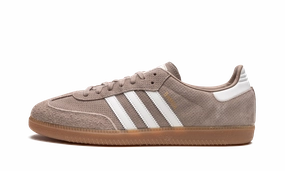 Guard Step Walk in Style Samba OG "Chalky Brown Gum"