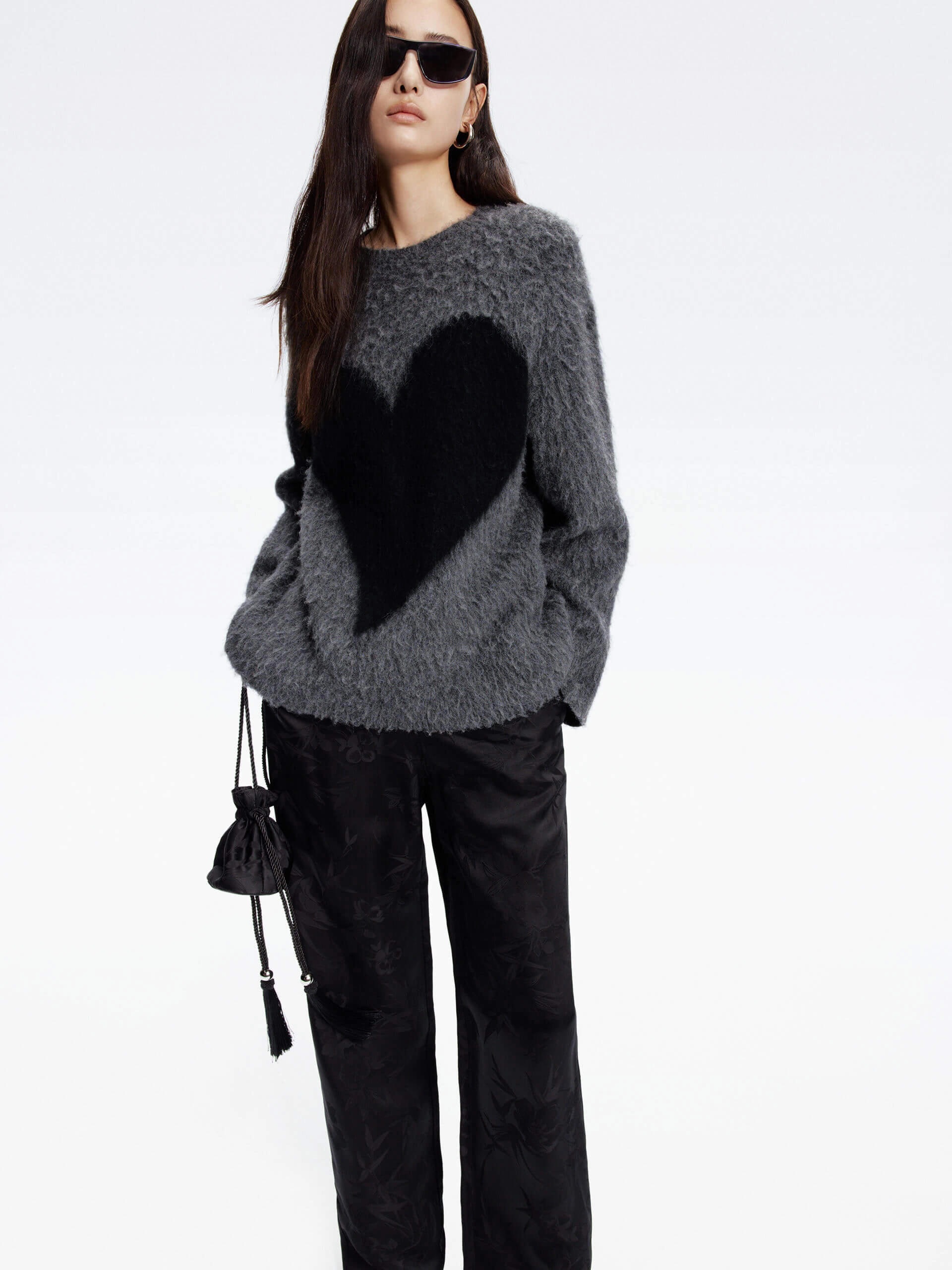 Heart Pattern Loose Sweater Slim Silhouette MeshPanel