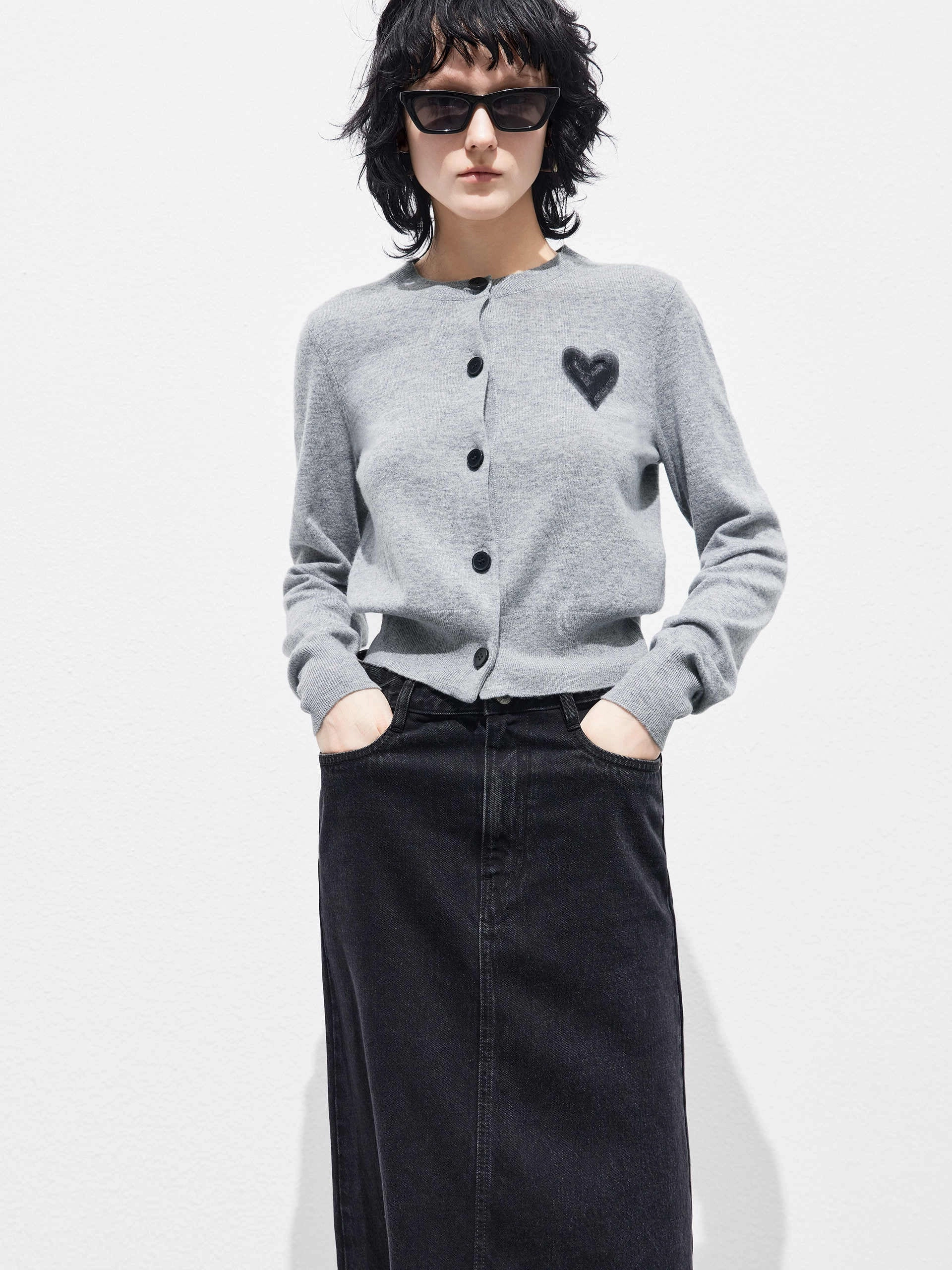Contoured Armhole Design Heart Pattern Wool Cashmere Cardigan