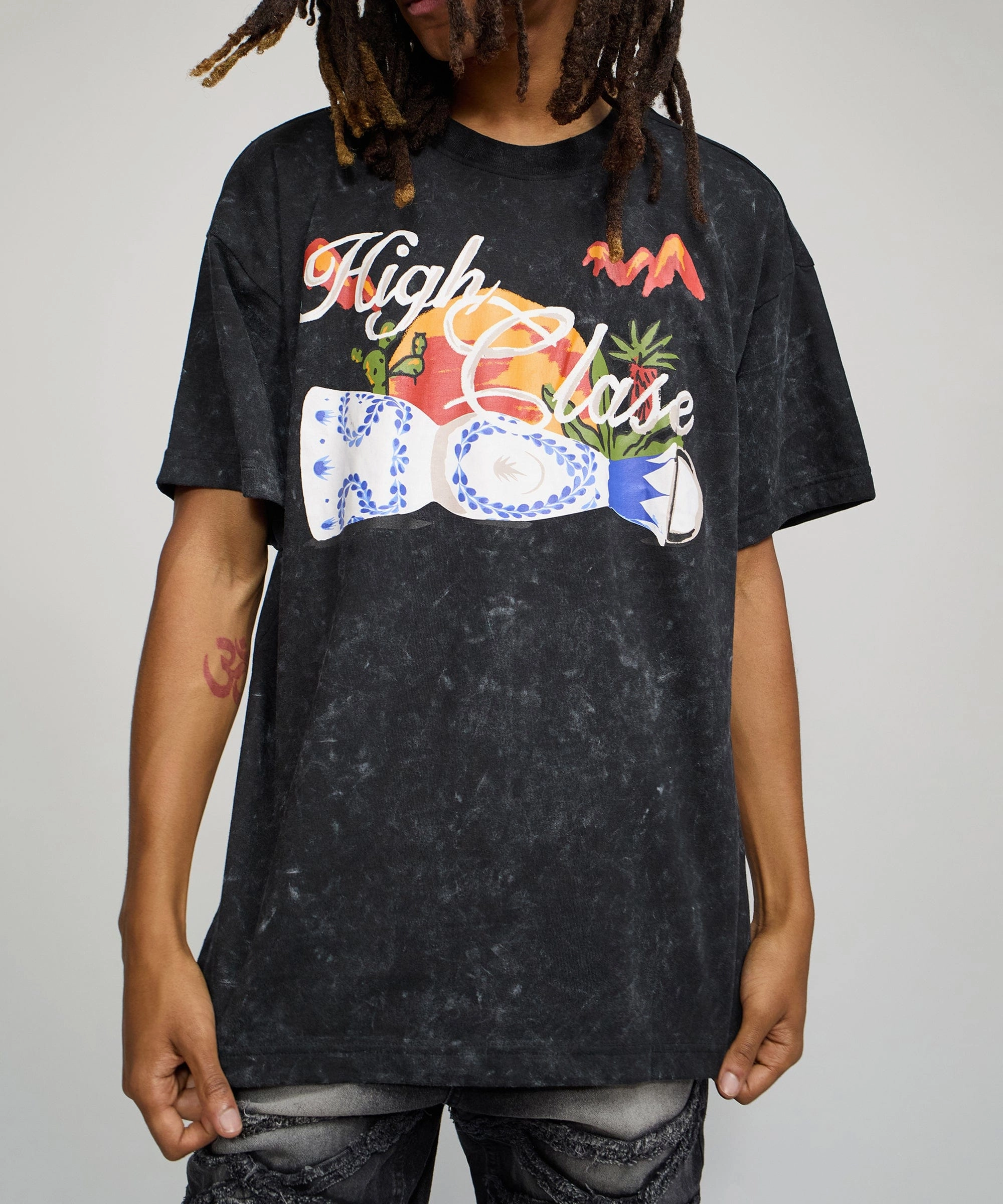 Subtle Texture Weave High Class Washed Short Sleeve Tee - Black