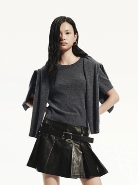 Short Sleeve Wool Top CroppedLength Reinforced Neckline Detail
