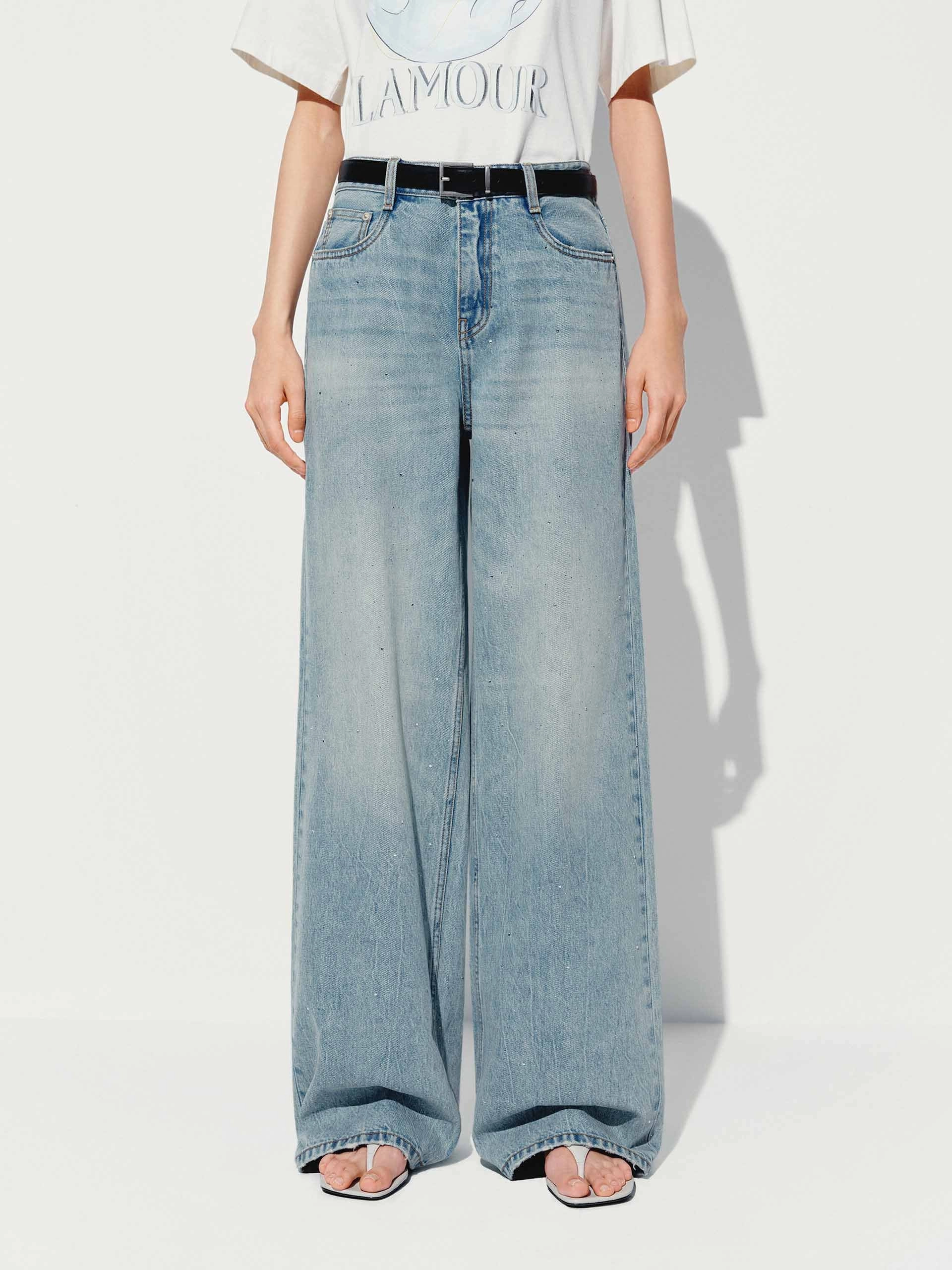 Travel Outfit Chill Outfit Date Night Modern Minimalist Urban Explorer Hotfix Rhinestone Straight Jeans
