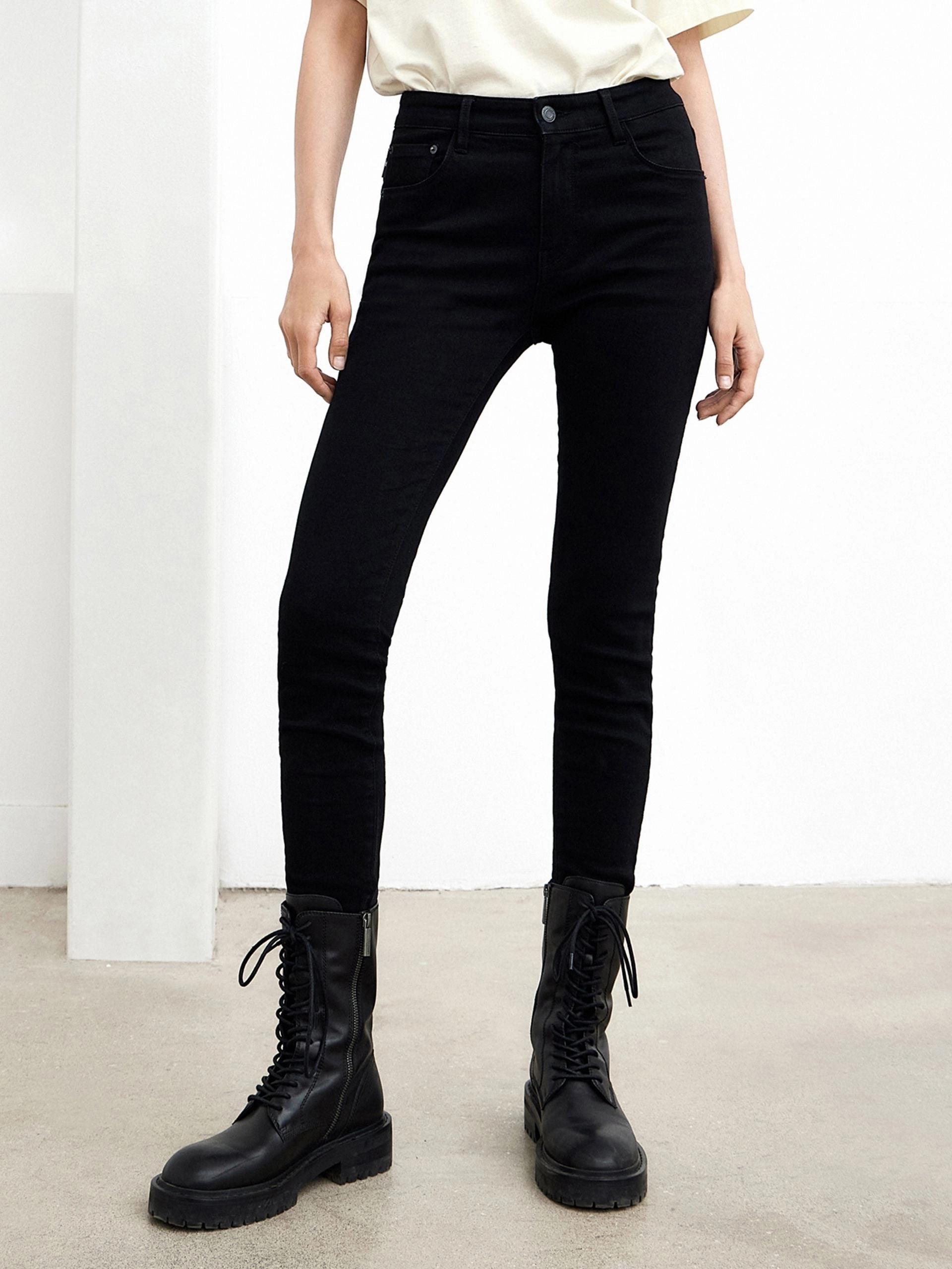 Daywear Option Antibacterial Technology Skinny Jeans