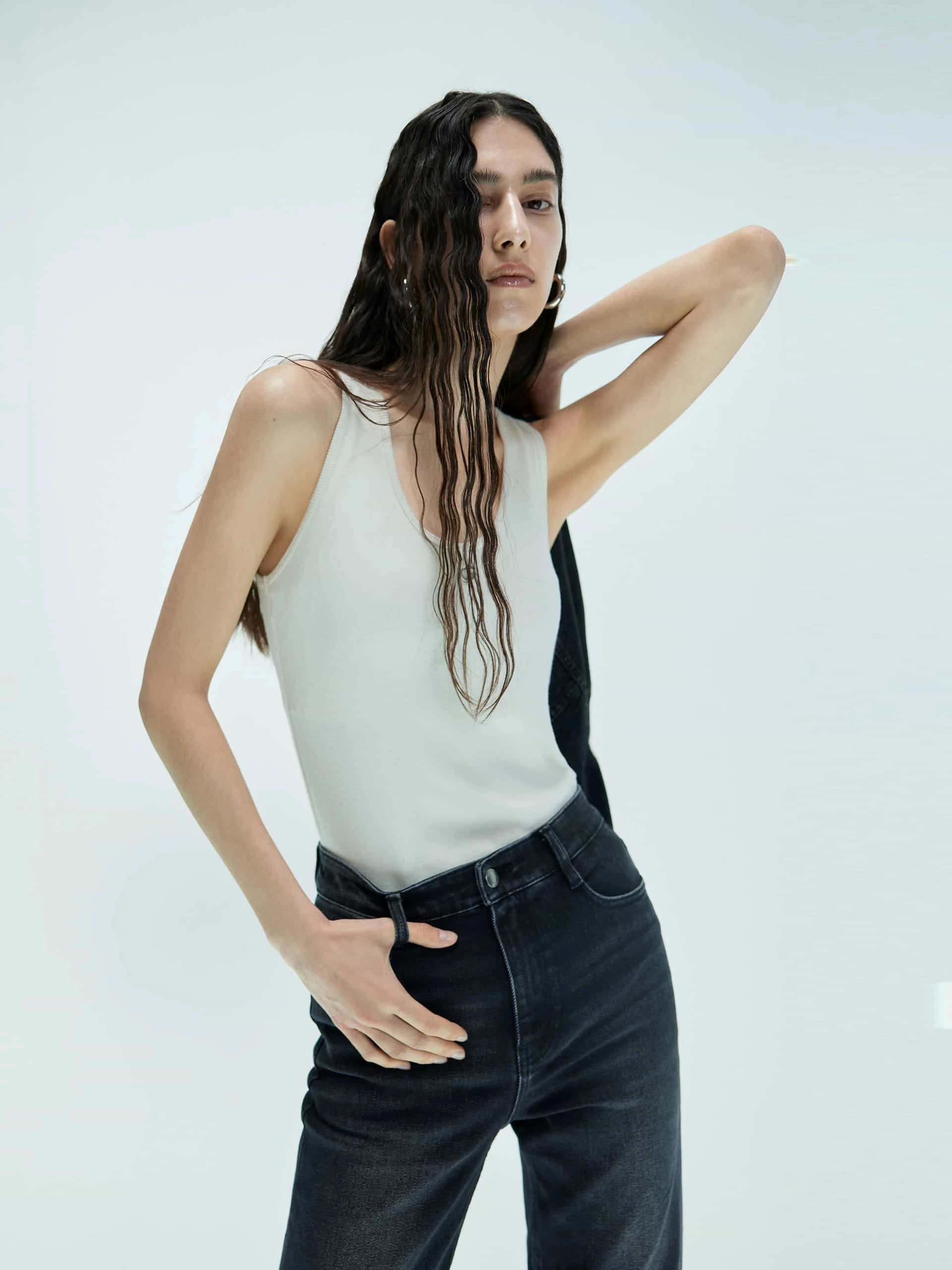 FourWayStretch NonRestrictiveCut Metal Logo Tank Top
