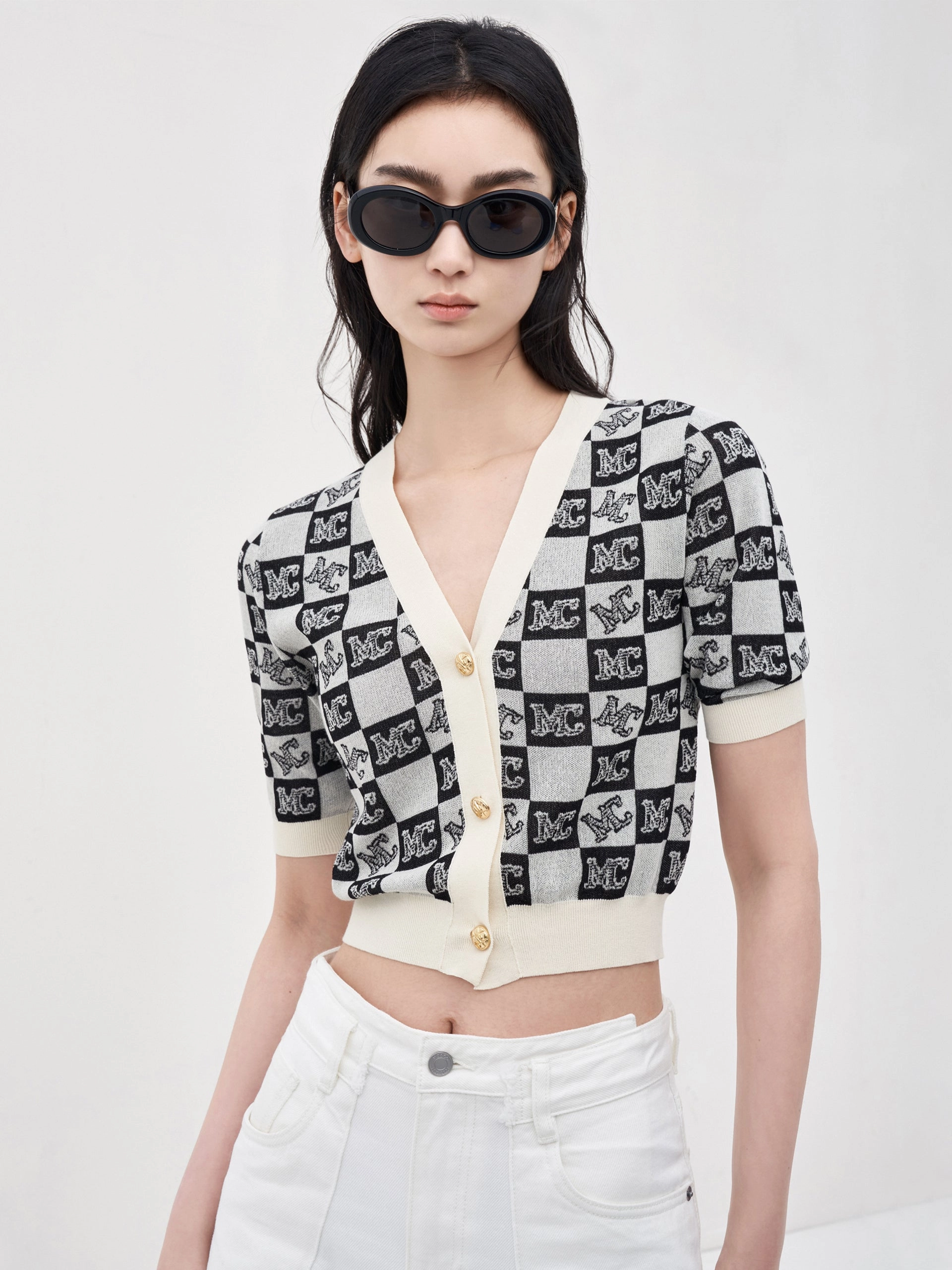 SeamlessKnitConstruction HiddenVentilationPockets Jacquard Contrast Knit Cardigan