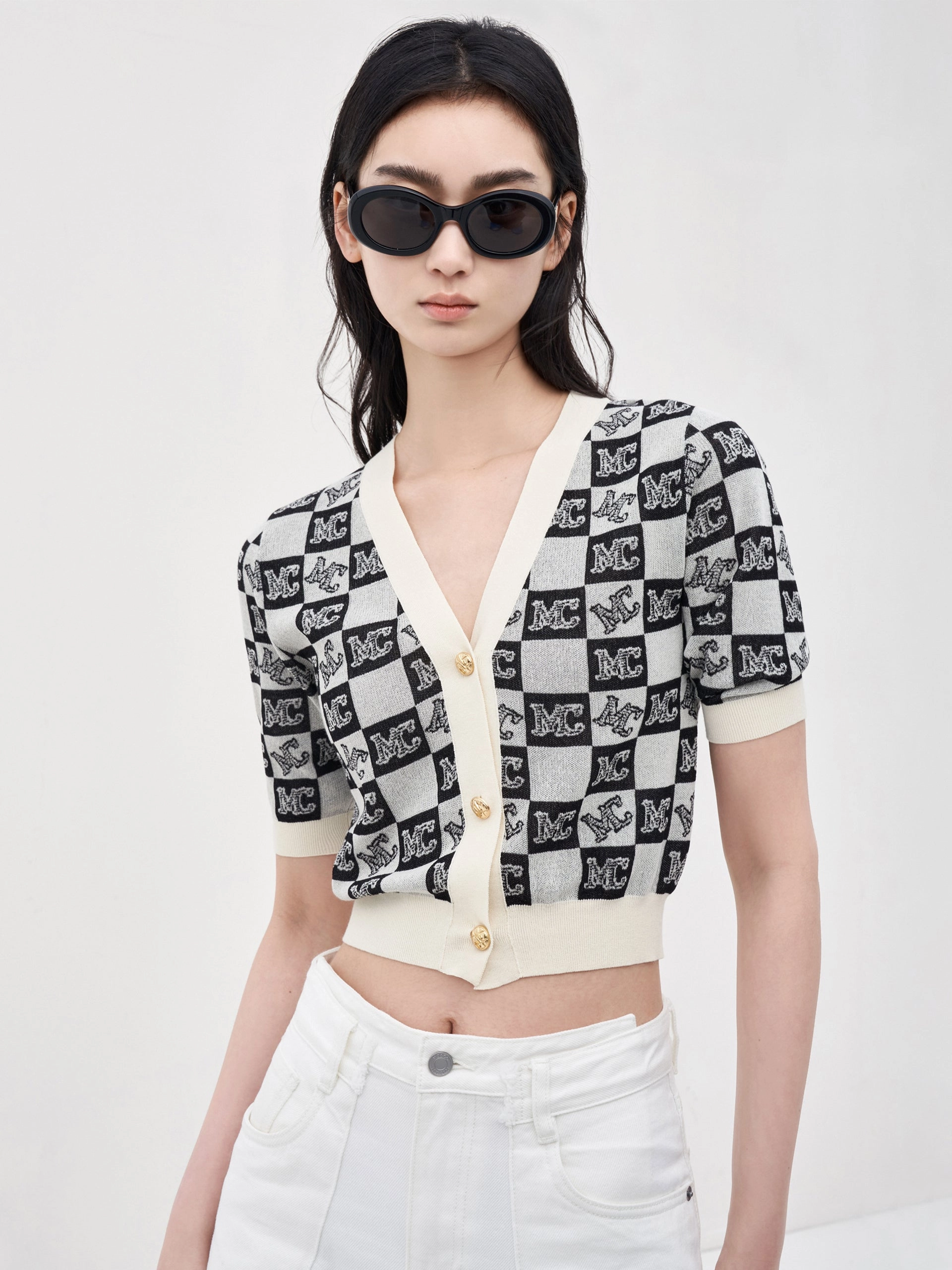 RelaxedSilhouette Jacquard Contrast Knit Cardigan