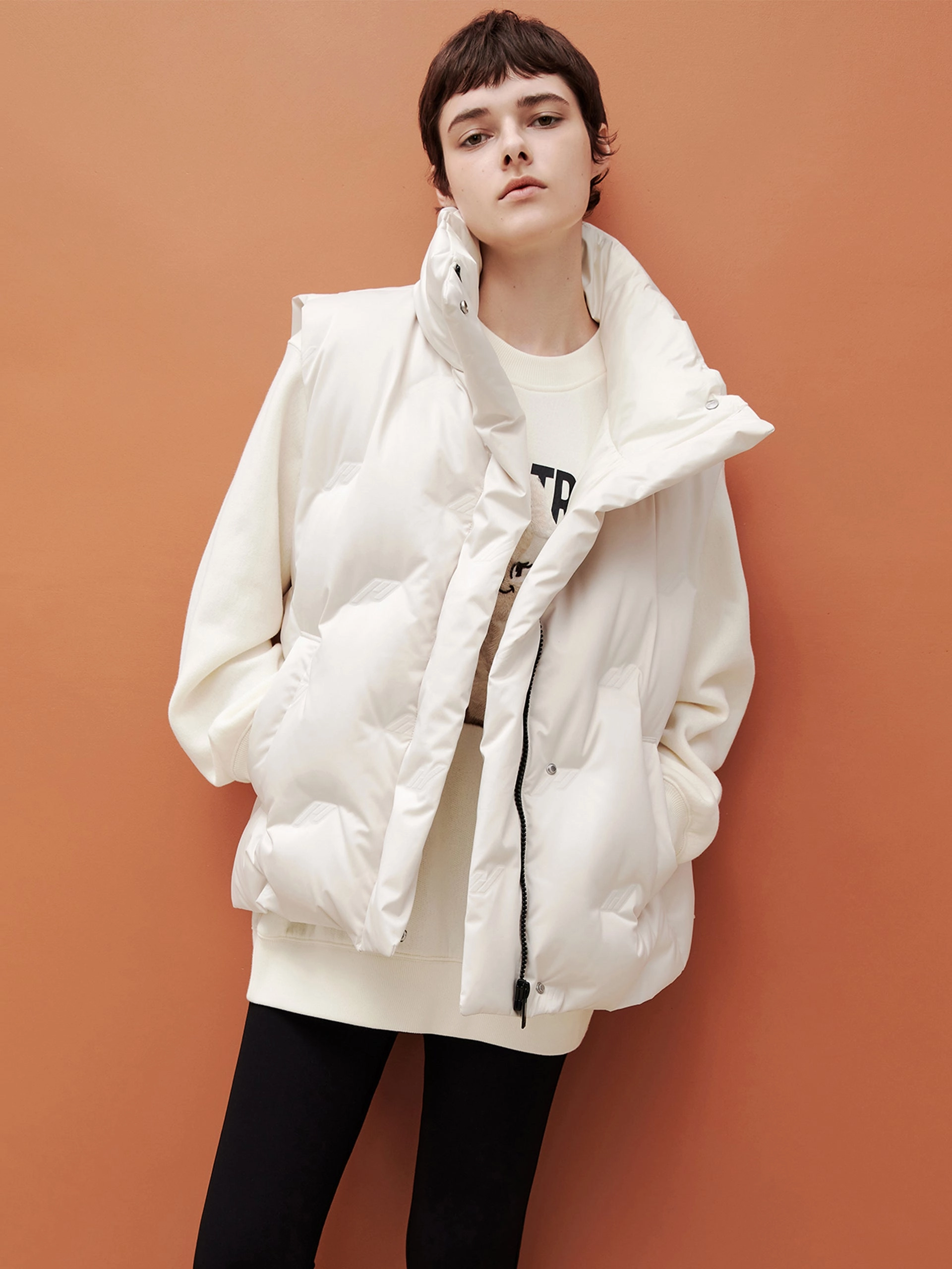 Comfortable lining Solid Color Pocketed Lapel Collar Down Vest