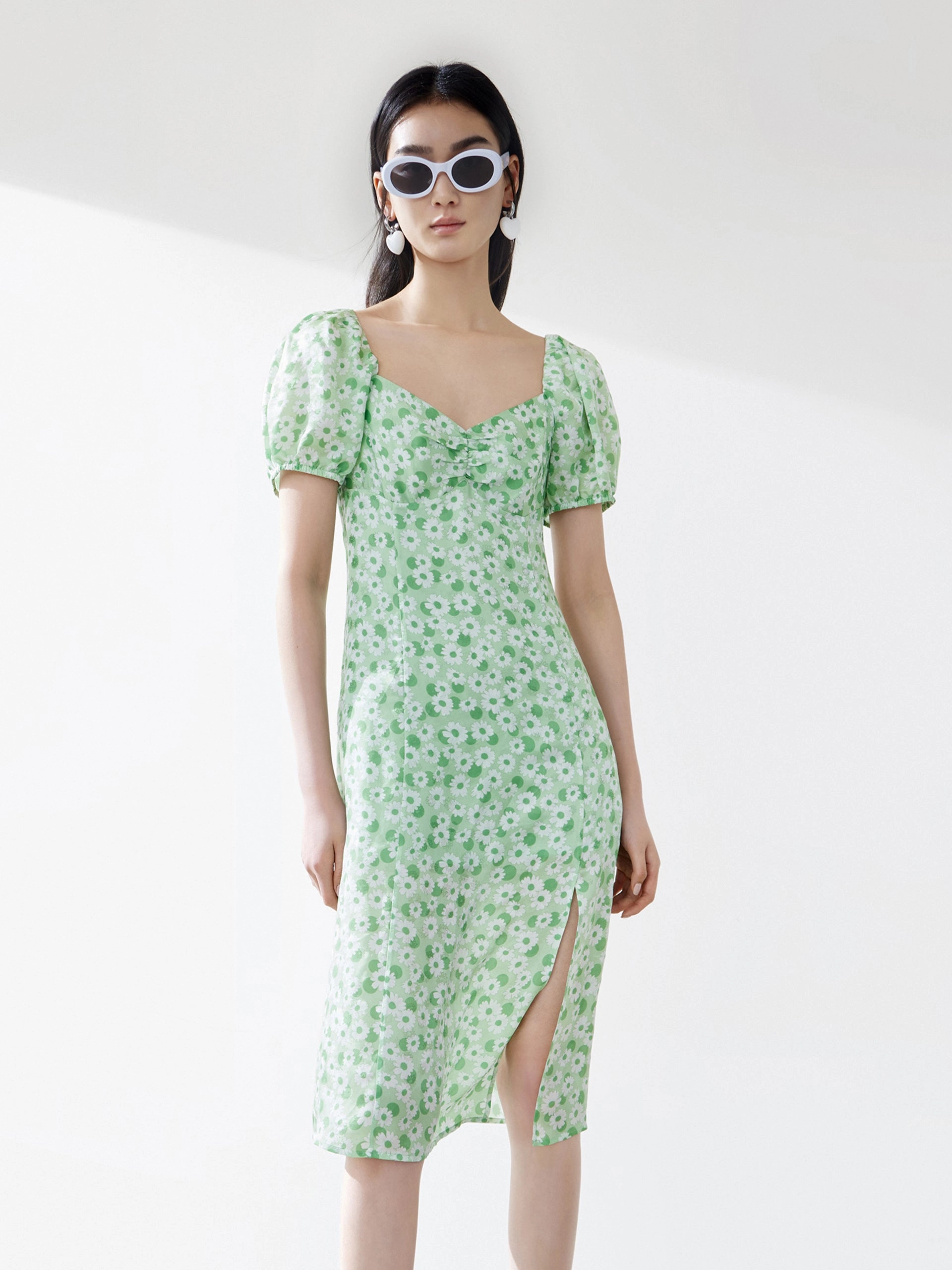 Bodycon Fit Airy Movement Daisy Print Slit Silk Dress