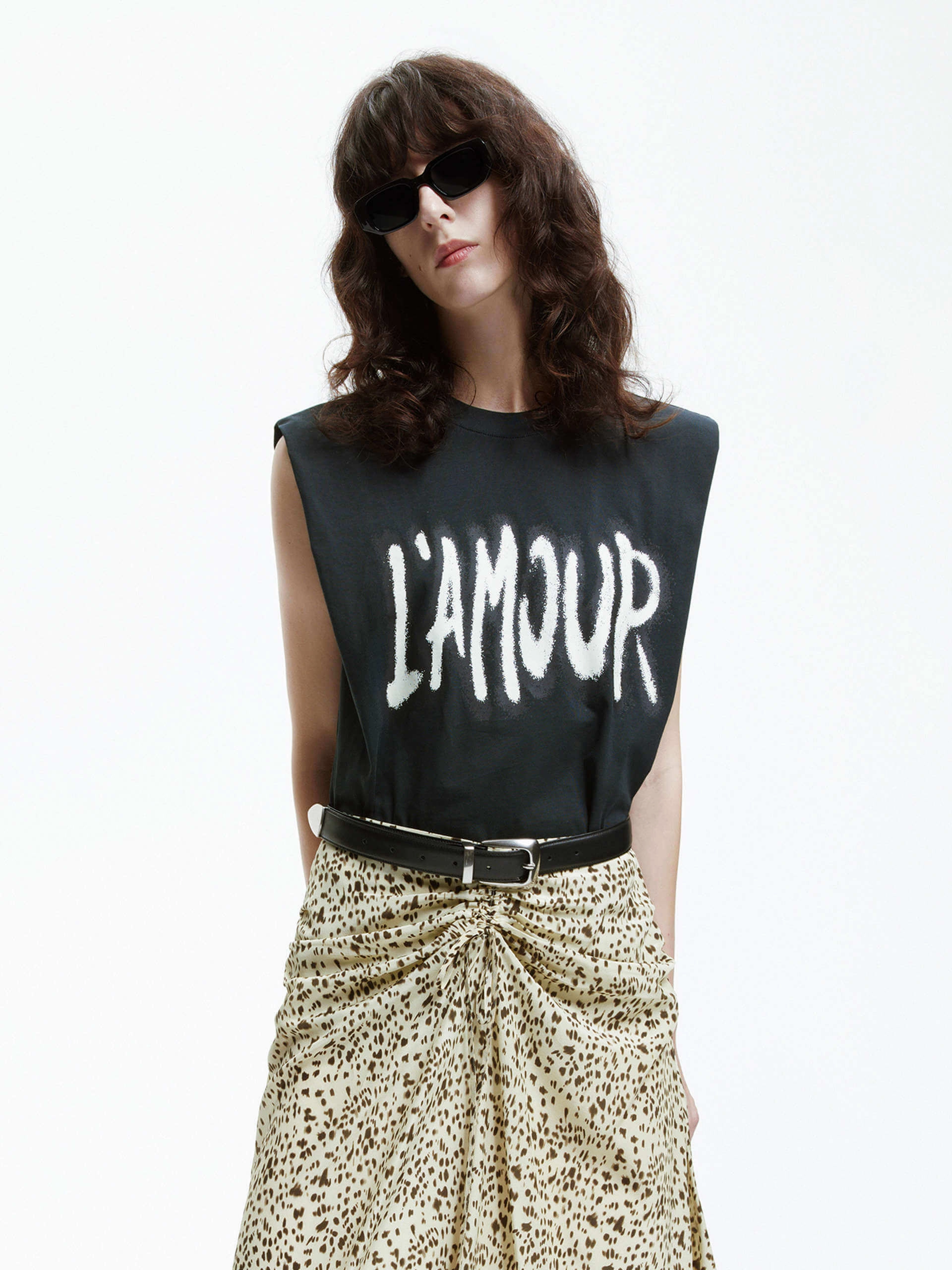 Letter Print Sleeveless T-shirt Garment Dyed Sleek Fit