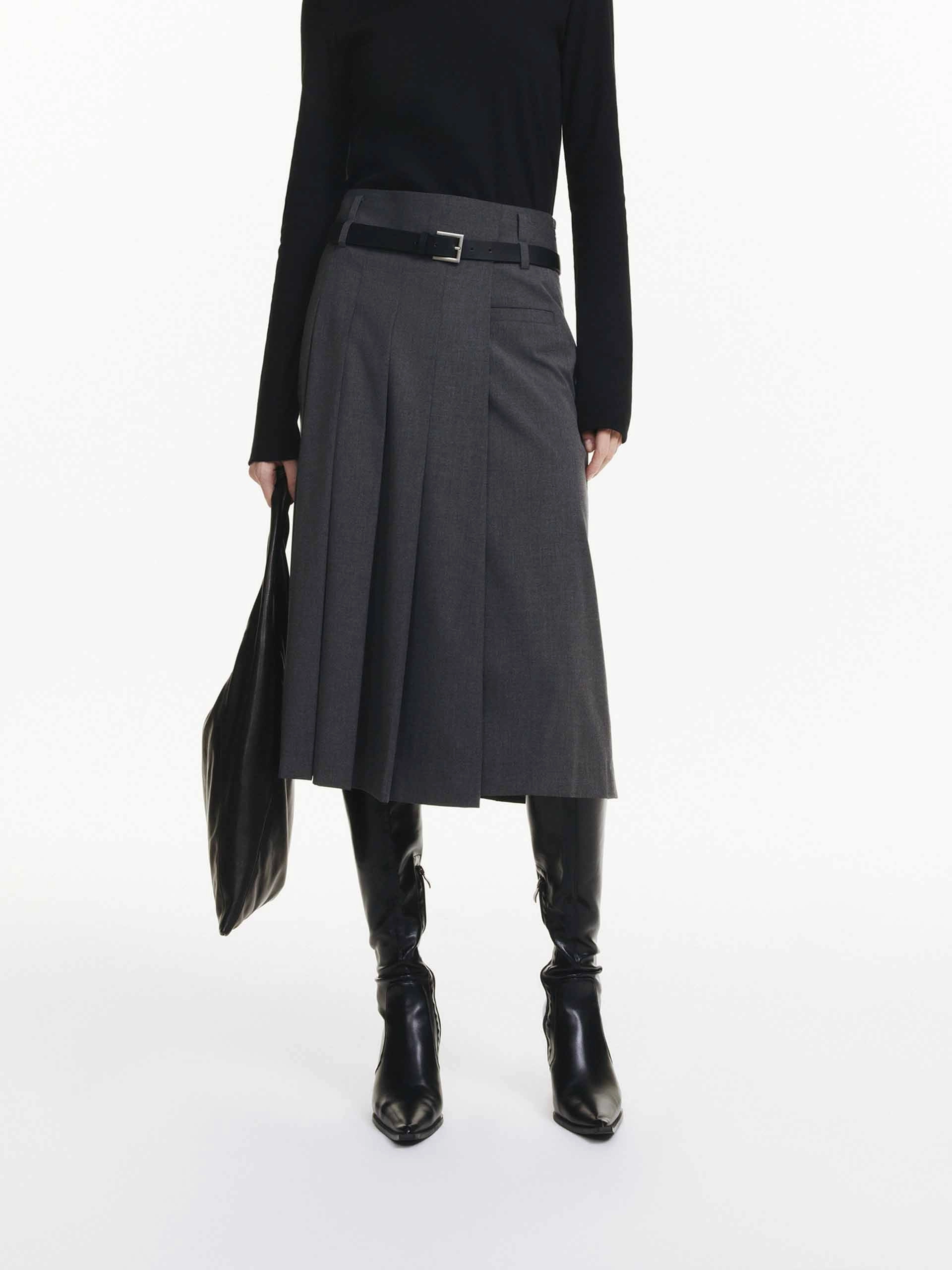Mid Length Pleated Skirt Reinforced Knees Breathable Waistband