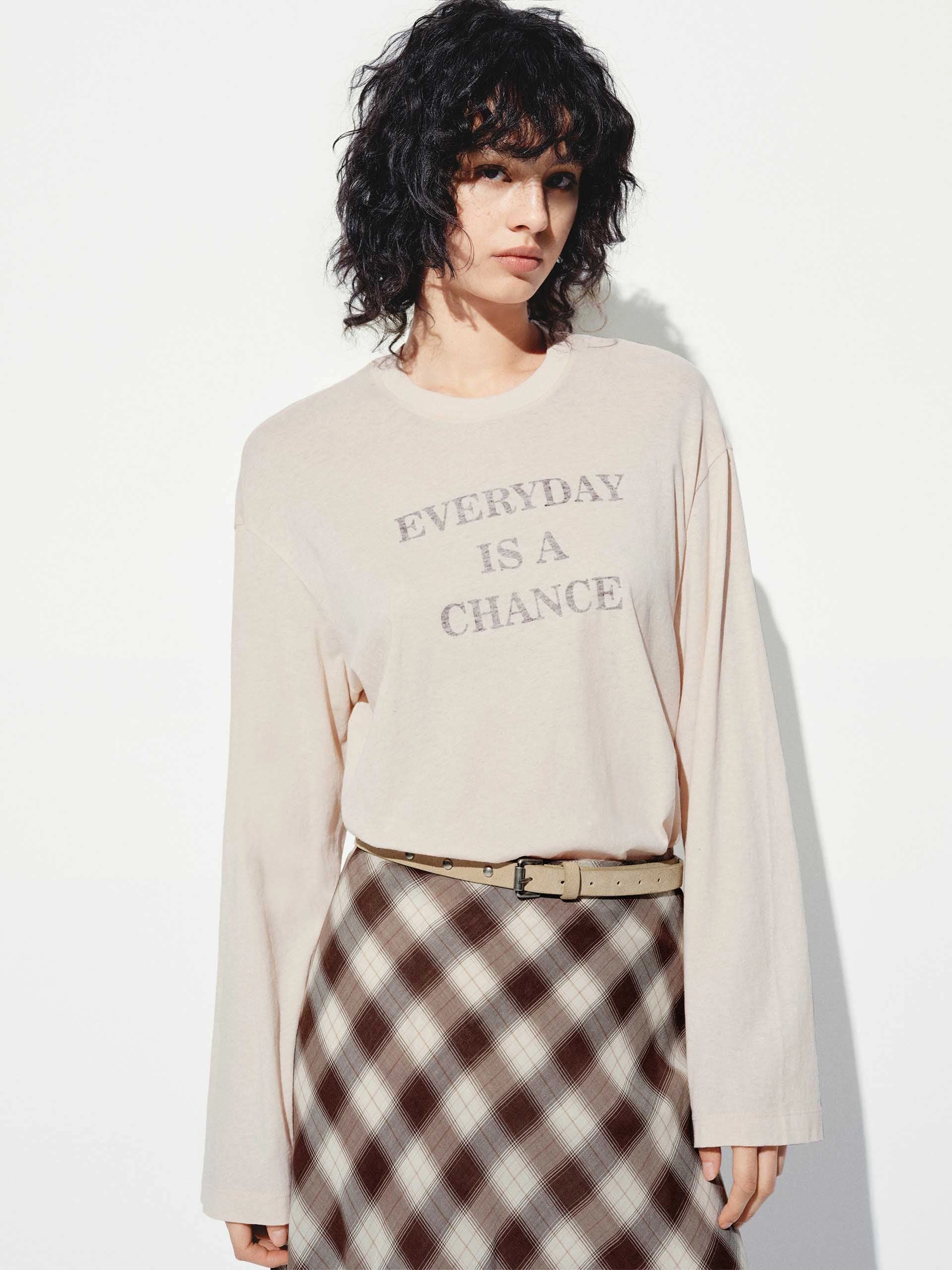Long Sleeve Letter Print T-shirt LayeredHemDetails