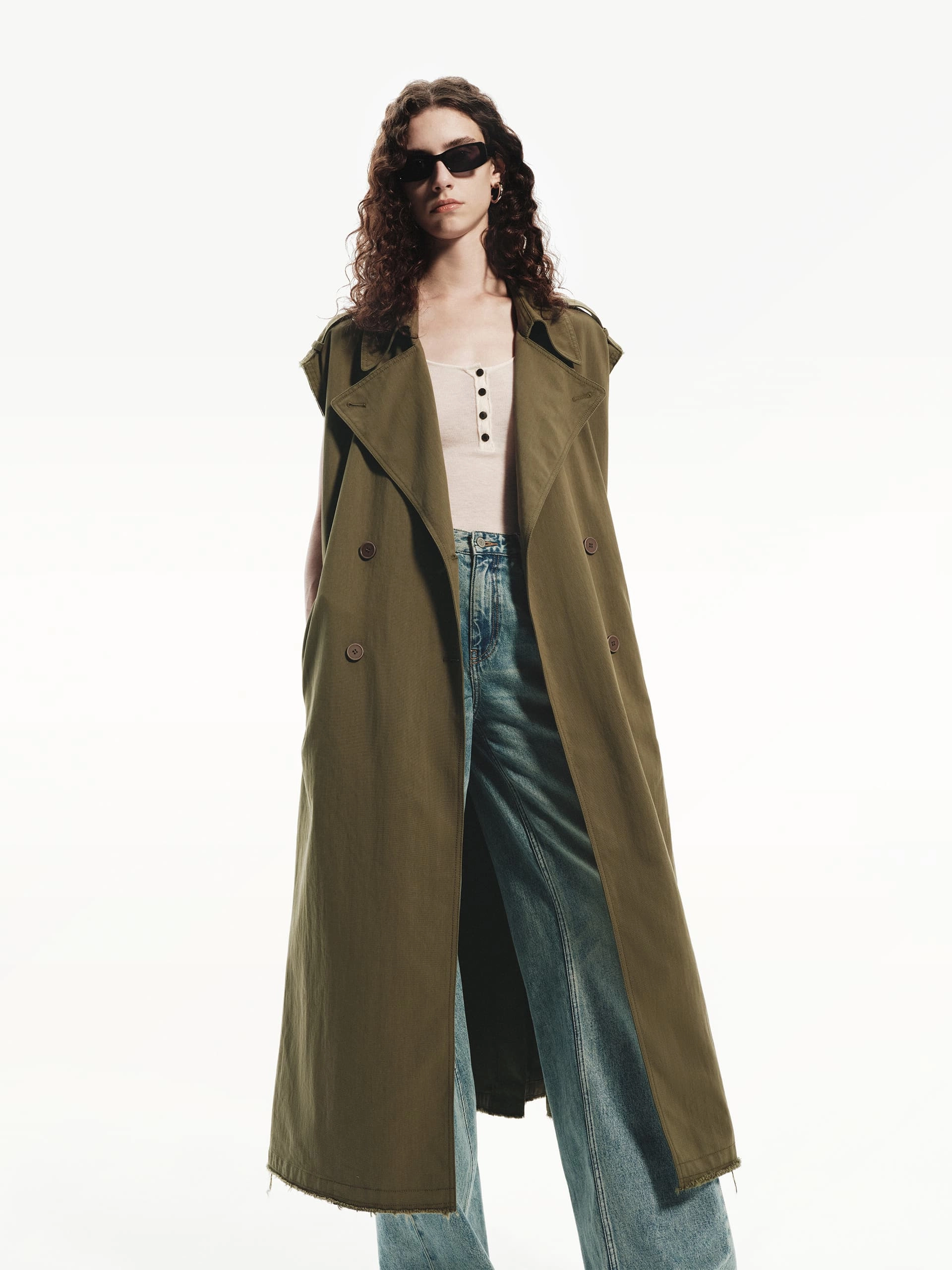 Long Sleeveless Coat Stretchable Fabric