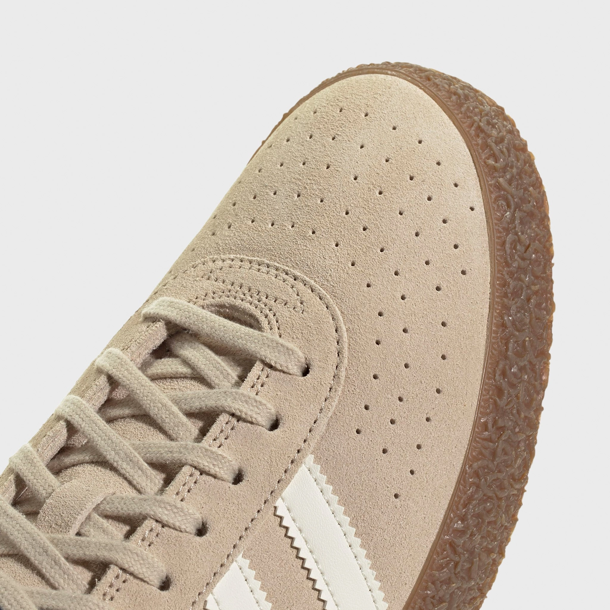 adidas Montreal White / Gum Thermal Regulating Layer Stitched Toe Box