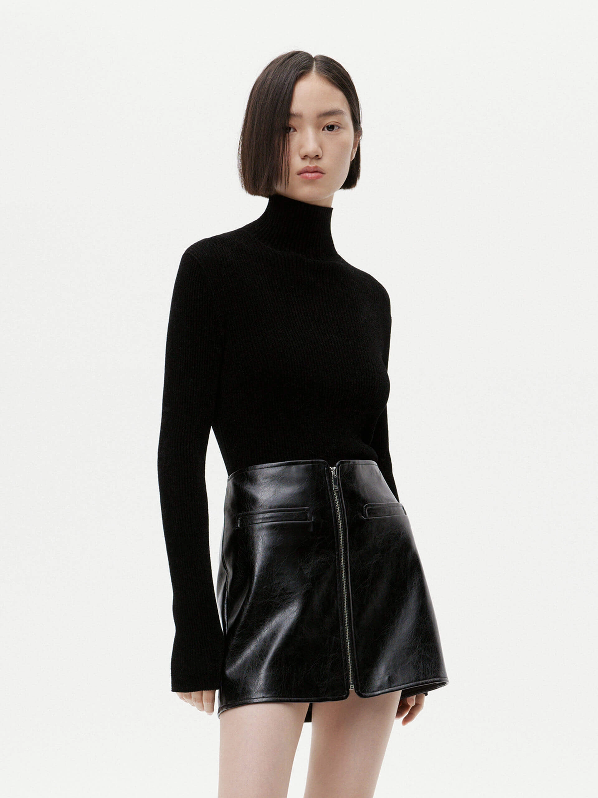 AbrasionResistant Surface SoftLining Ribbed Texture Turtleneck Top