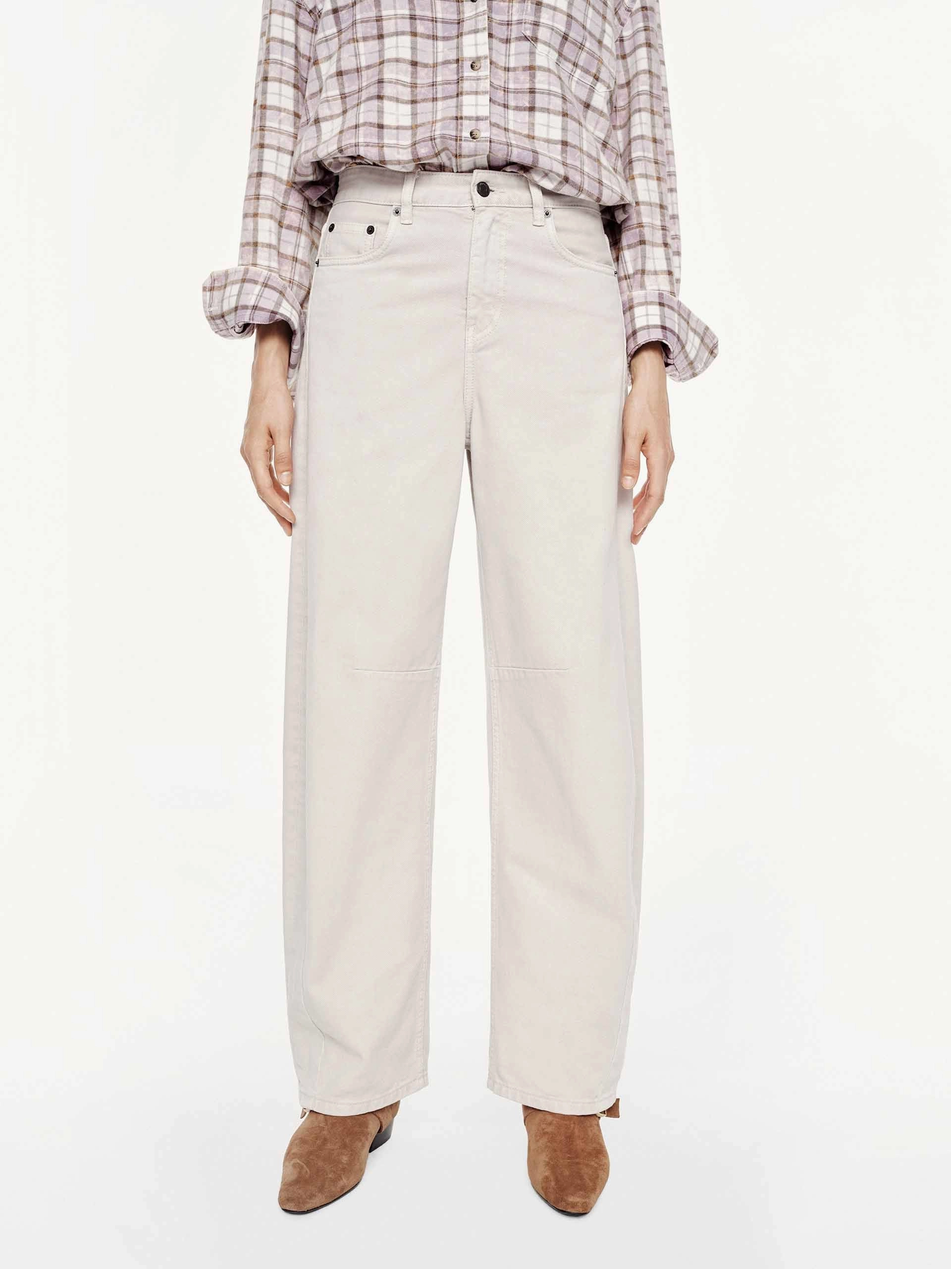 Barrel Leg White Jeans Couple Look Work Ready Relax Mode