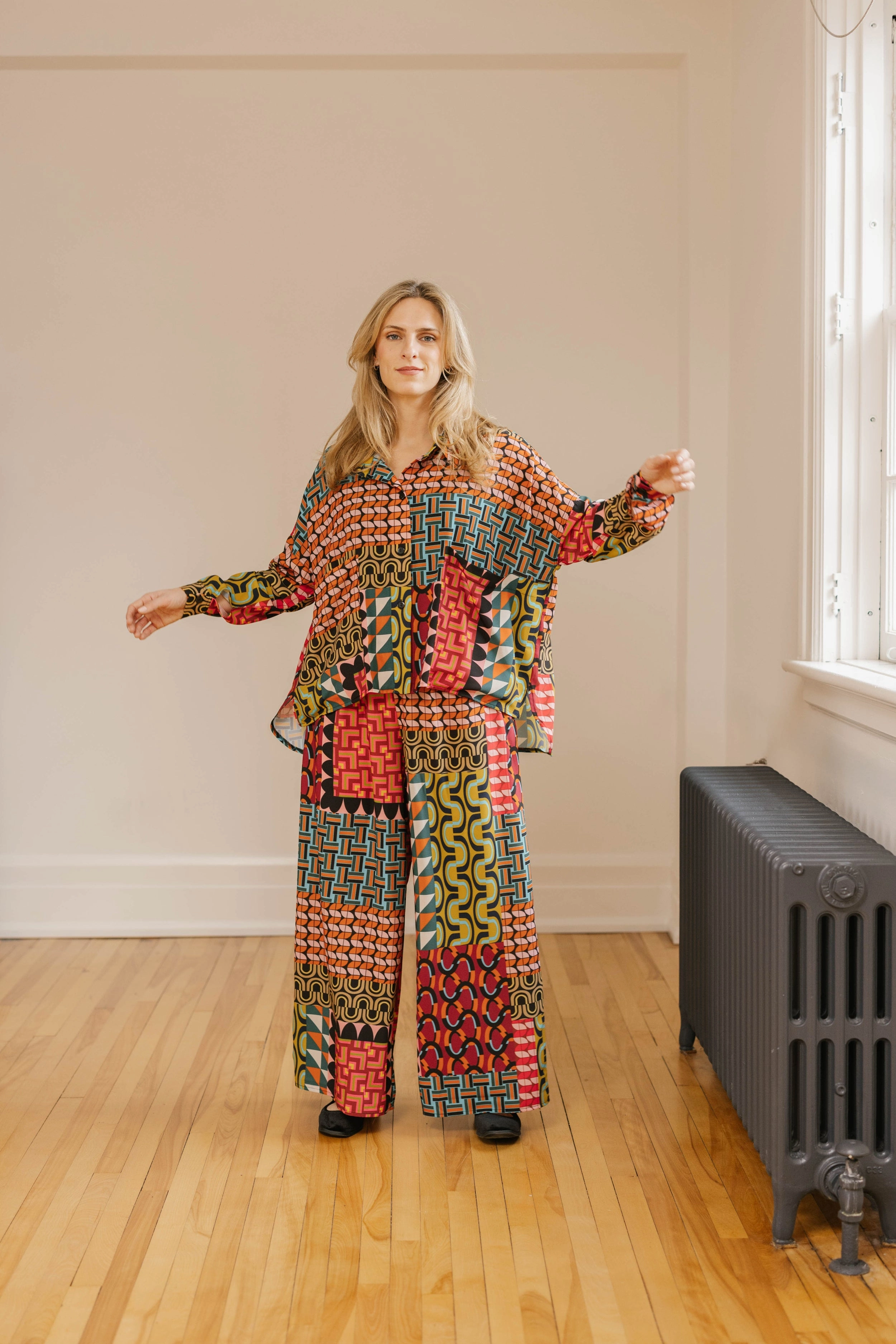 Modern Design Lightweight pullover Maddie Shirt