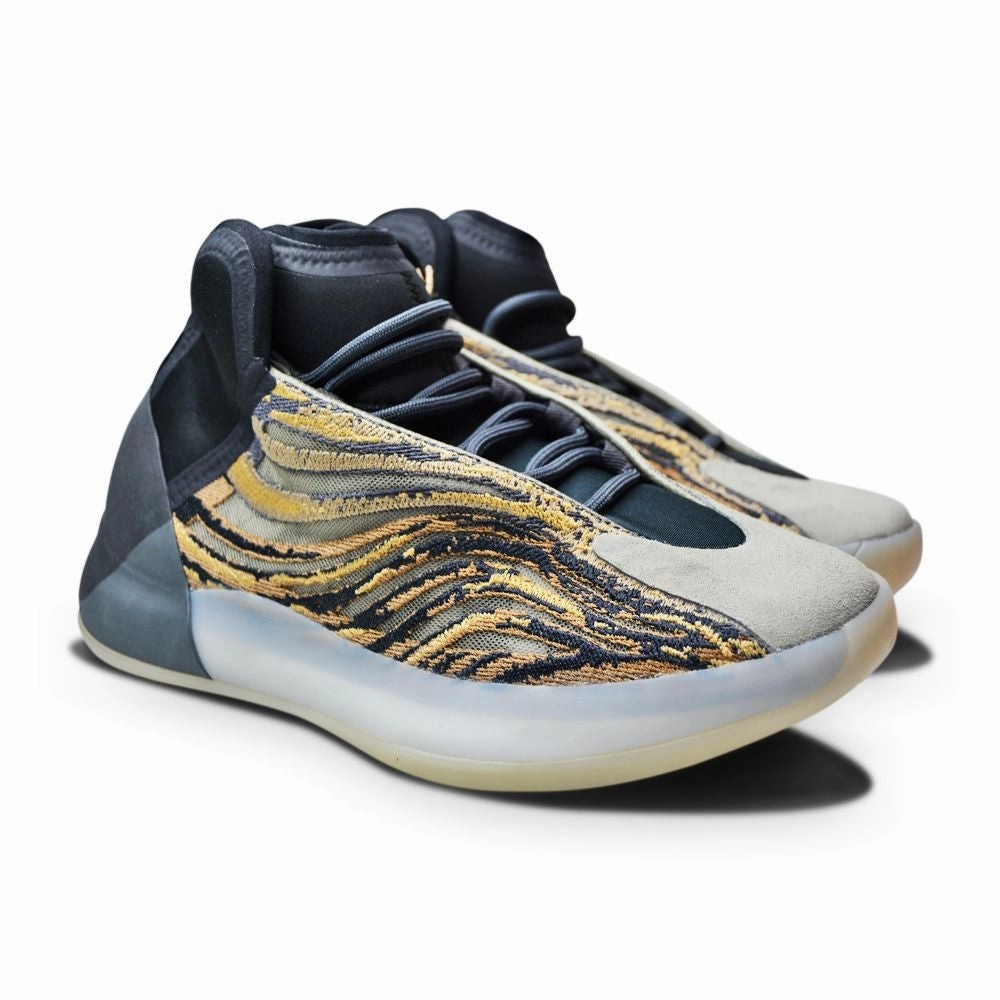 Mens Adidas Yeezy  Quantum - GX1331 - "Ambtin" Basic Neutral