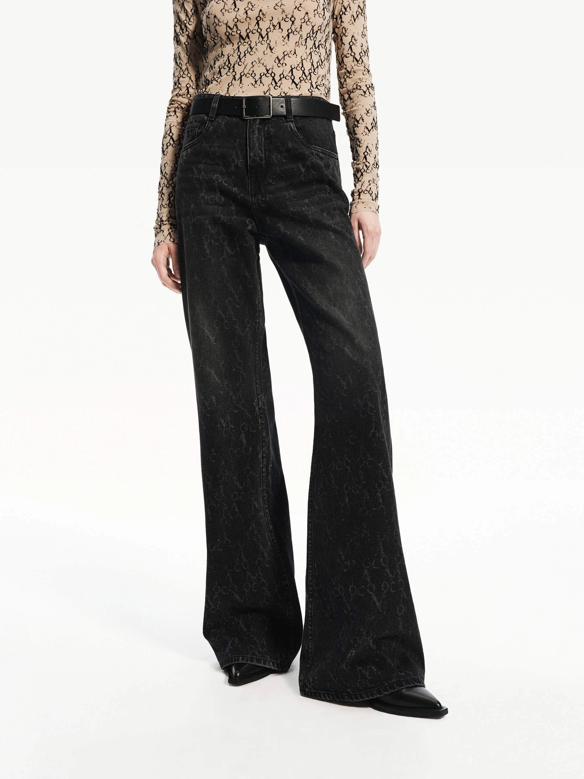 Motion Ease Clean Silhouette Monogram Flare Jeans