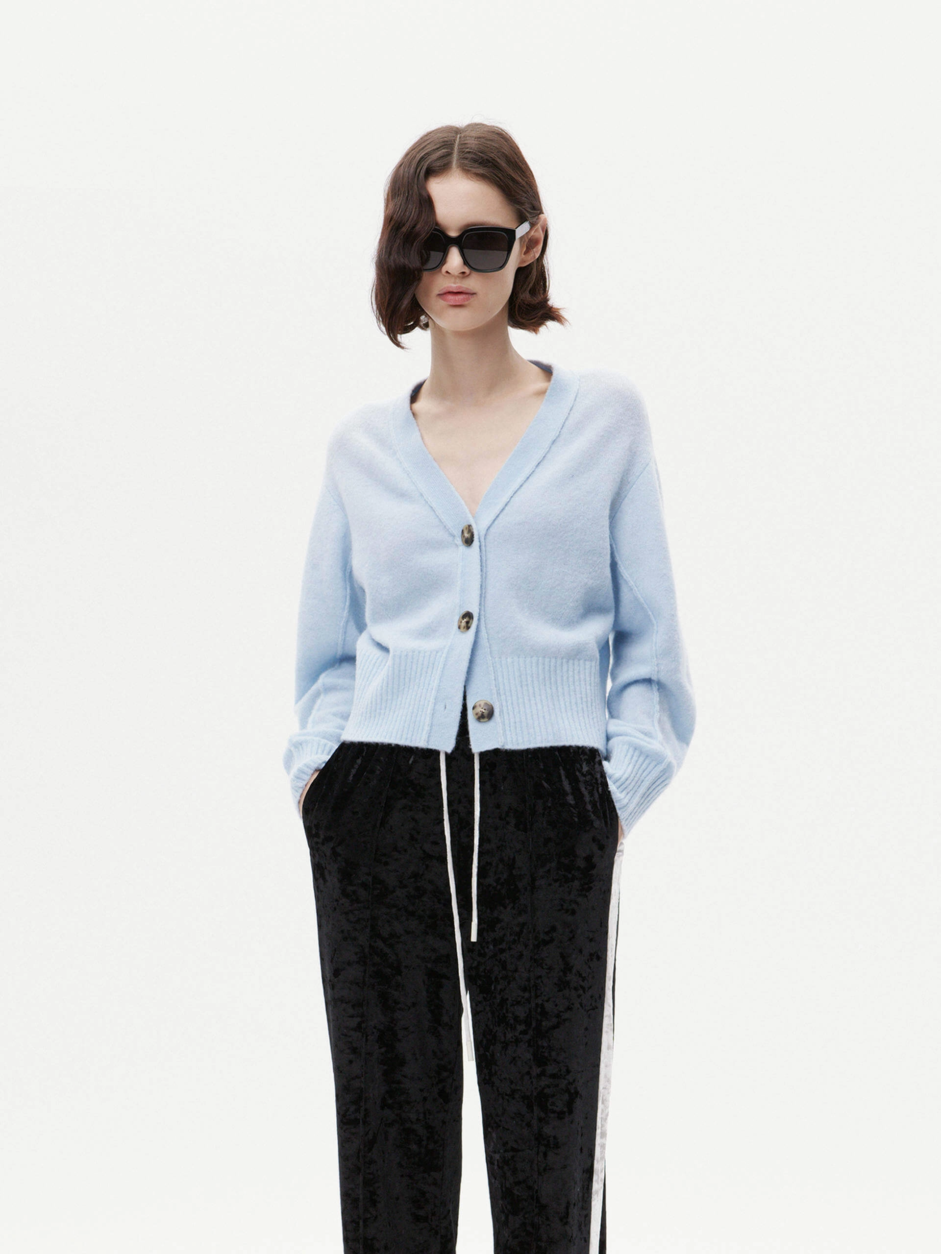 Ribbed Trim Cropped Cardigan Flatlock Seam Technology
