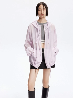 Crinkled Textured Hood Jacket Pocket Details