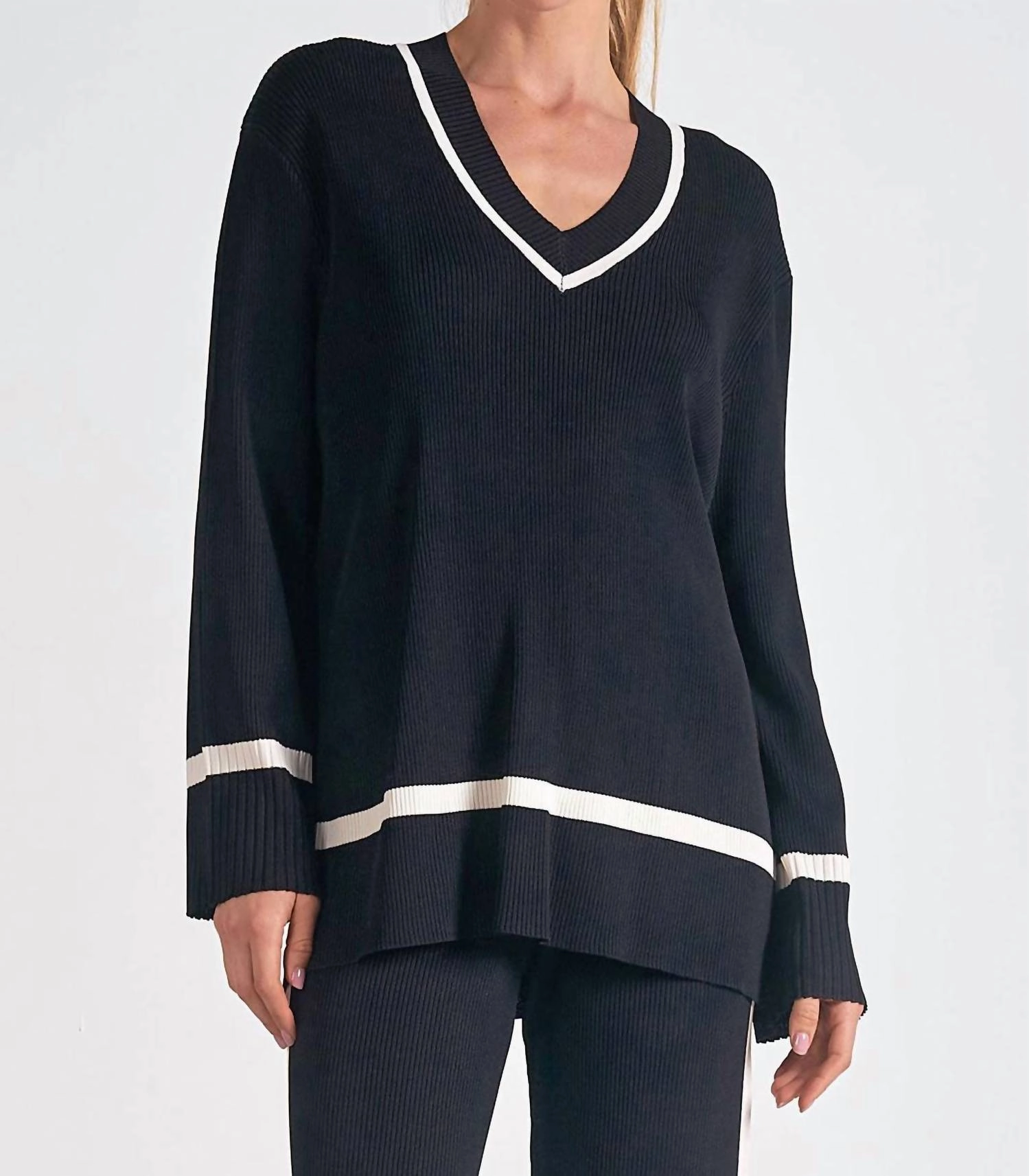 Oversized V-Neck Sweater In Black Chilly Season Wear Allergen Free Processing