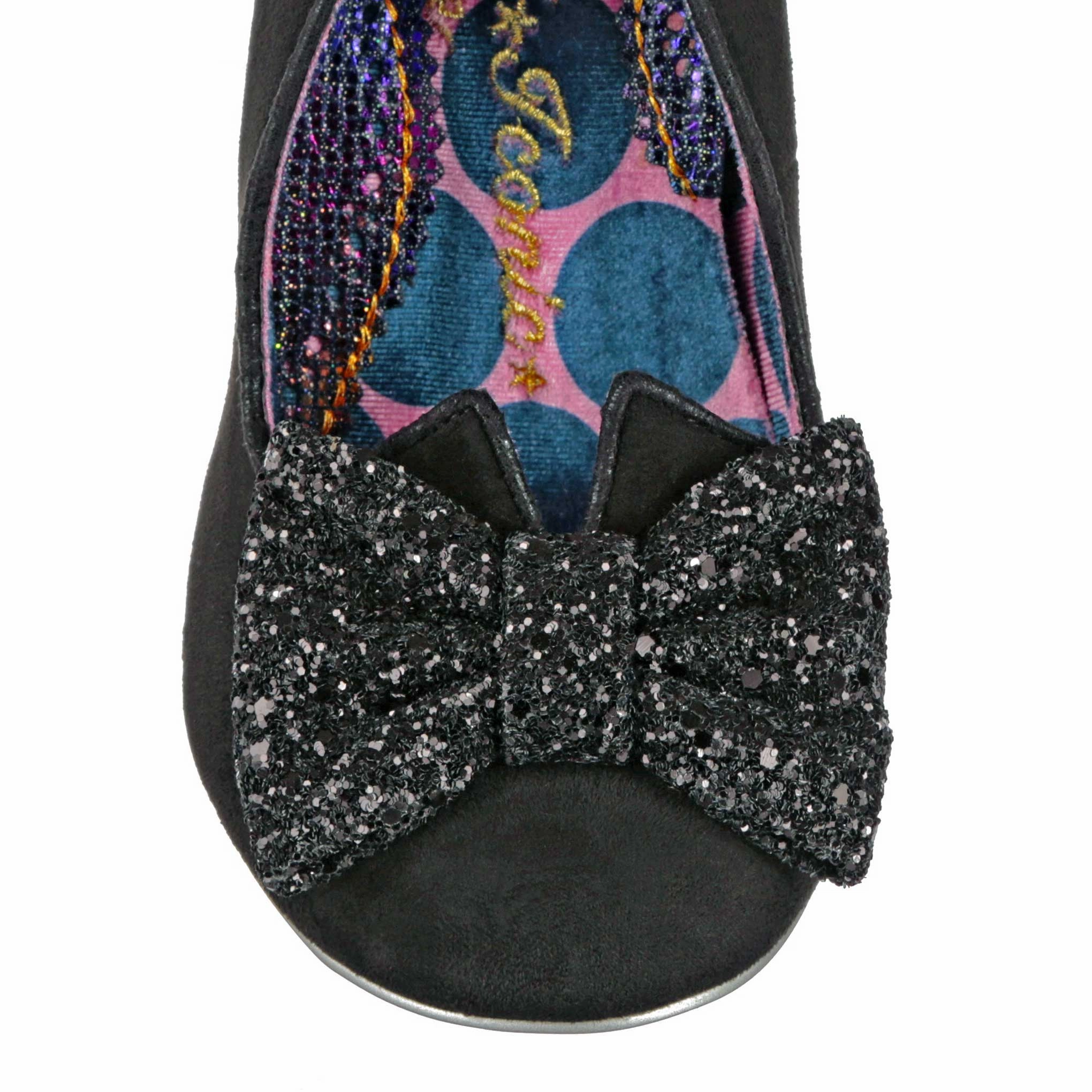 Nick Of Time Wide Fit Classic Pumps