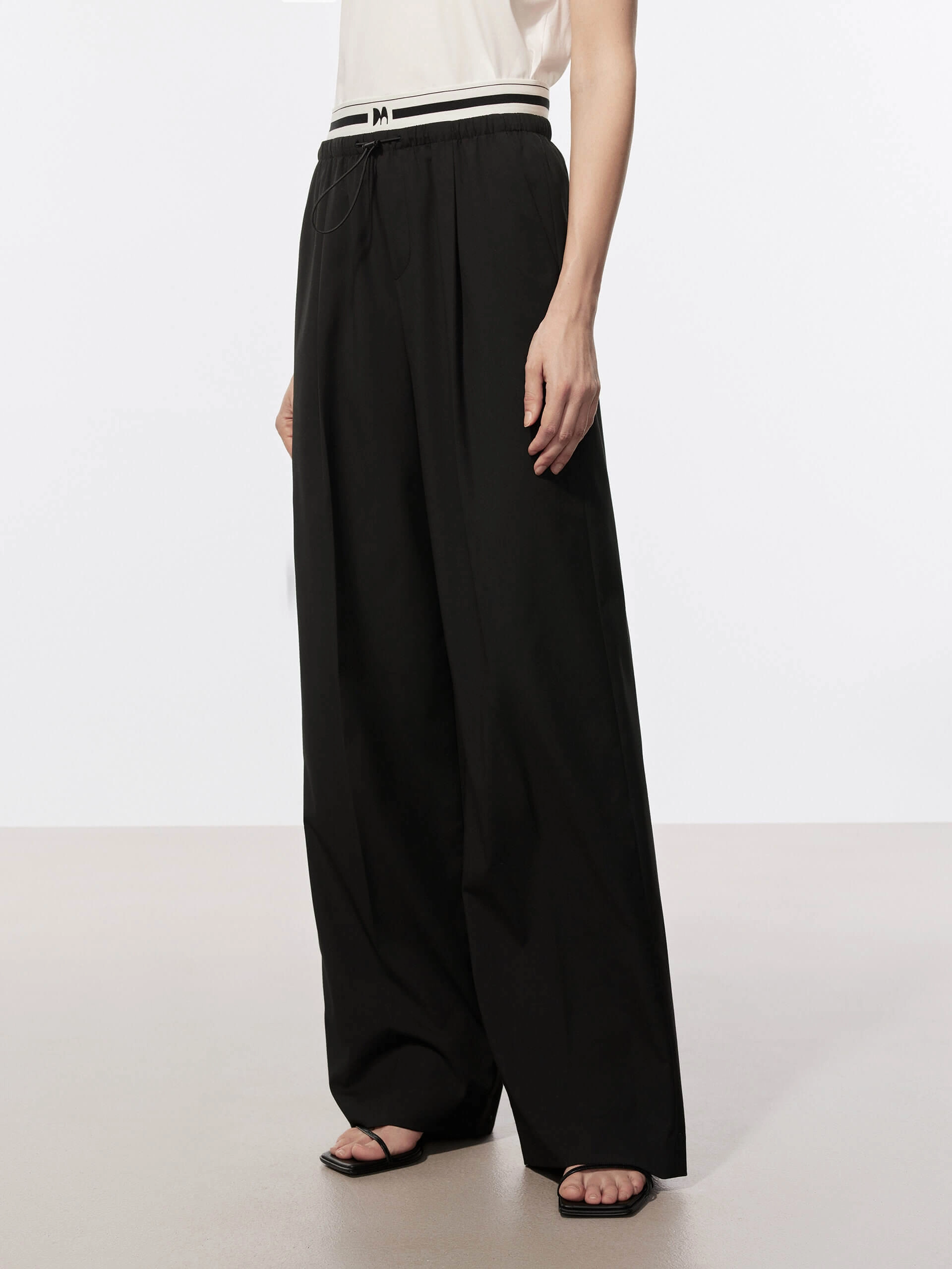 Contrast Waist Pleated Pants Mid-rise fit