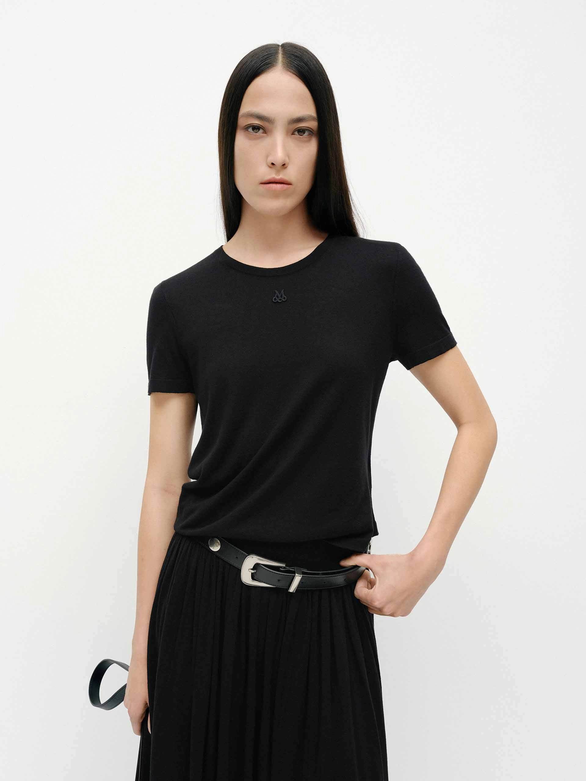 Asymmetric Hem Soft Top Flexible Ribbed Cuffs QuickDryConstruction
