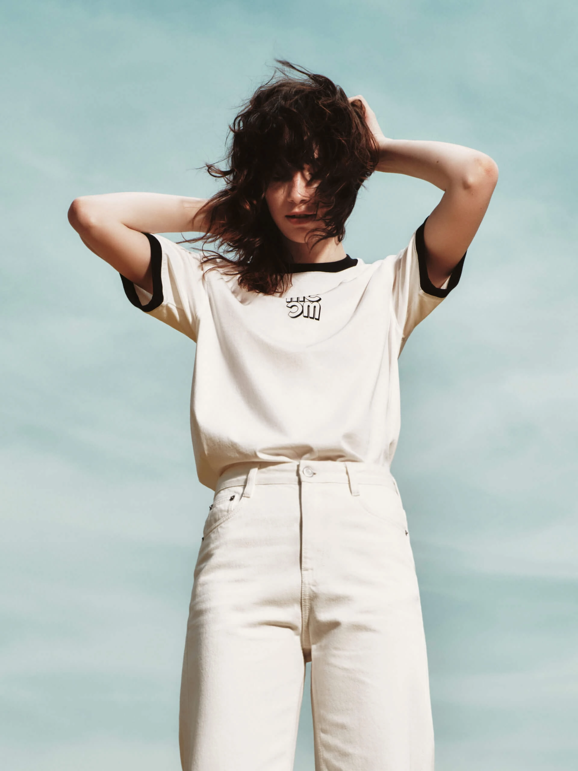 Relaxed Vibes Essential Clothing Contrasting Trim Cotton T-shirt