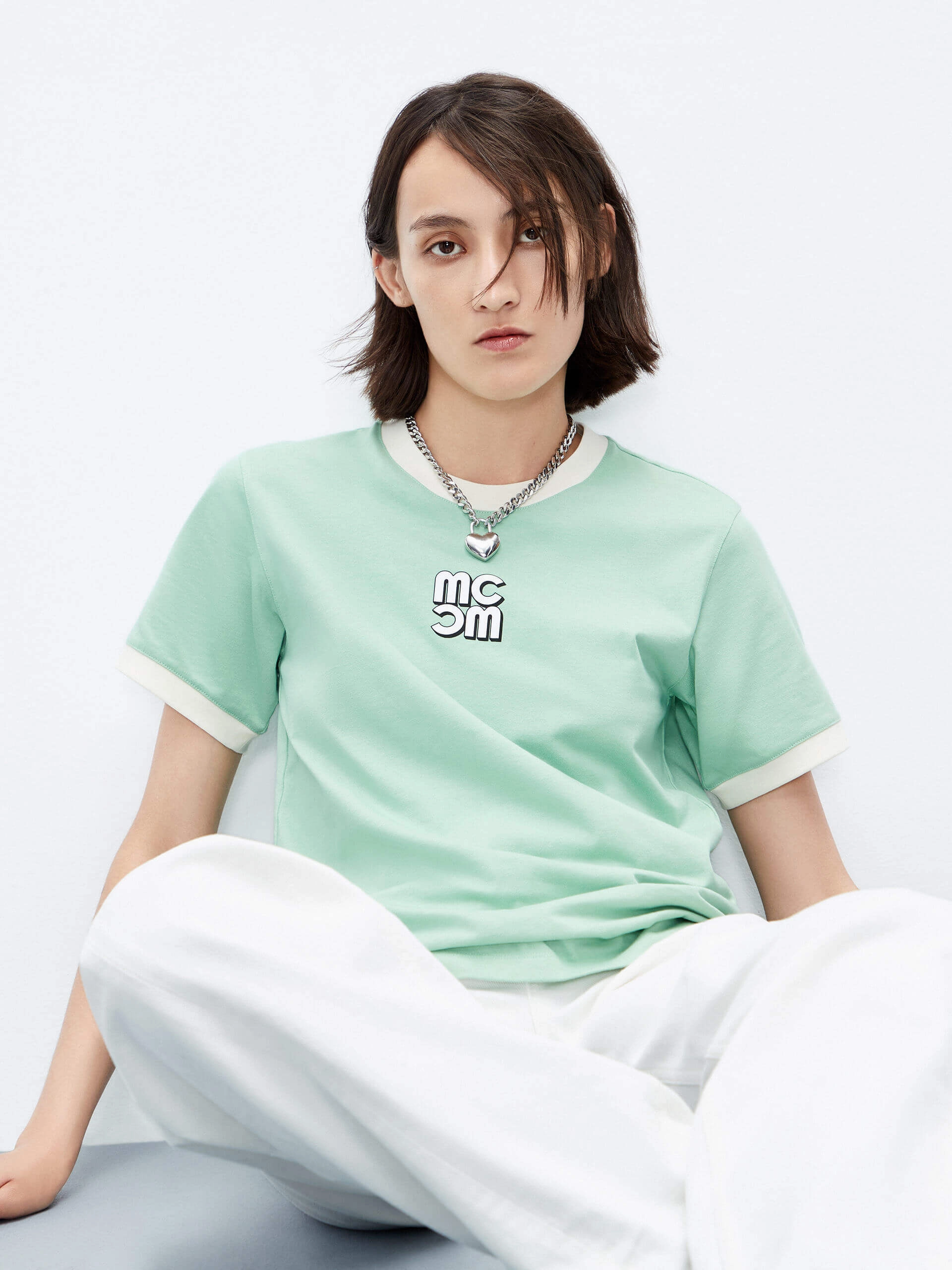 Contrasting Trim Cotton T-shirt Ultimate Wear Sleek And Stylish