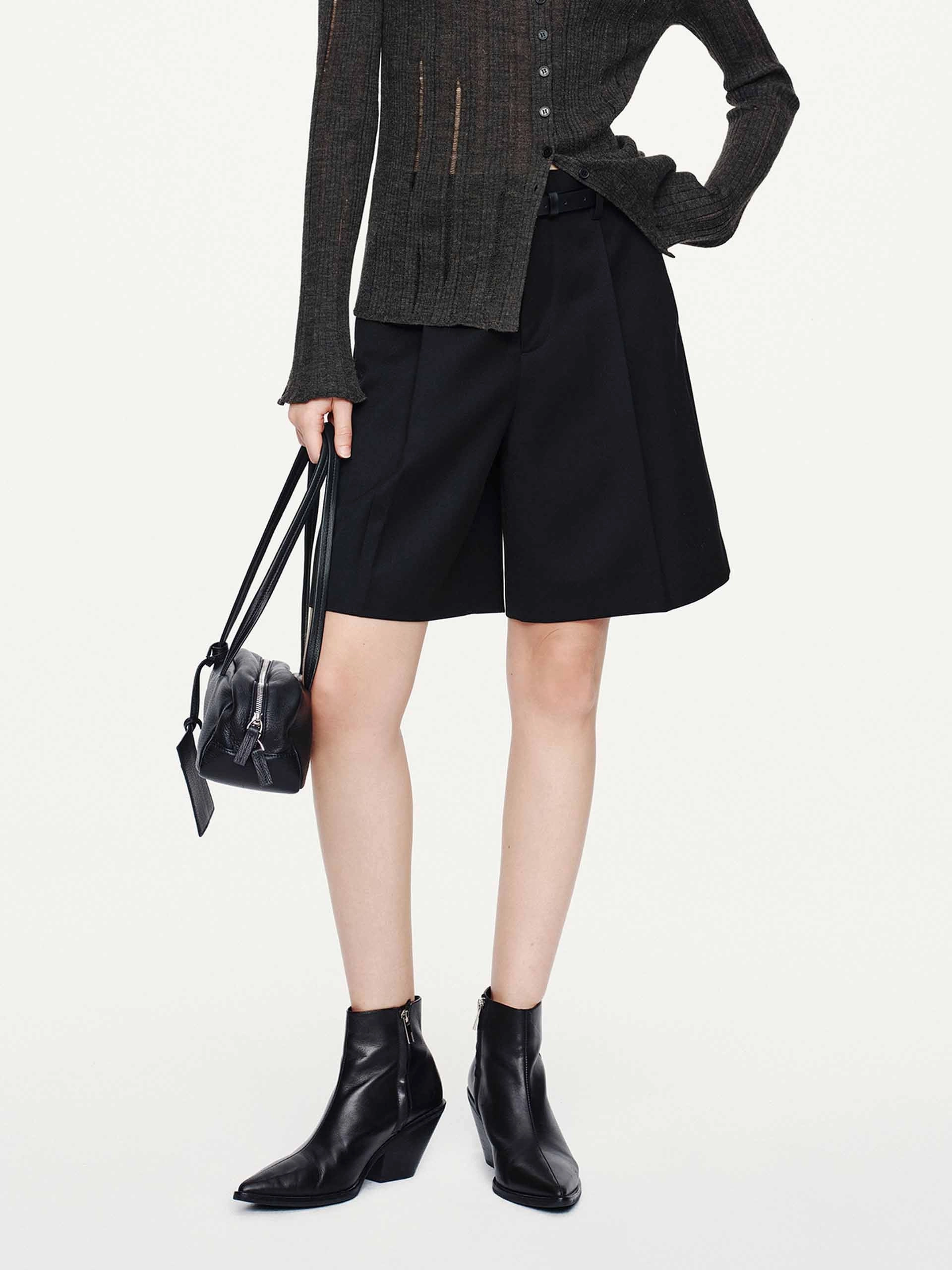Trendy Layering With Belt Pleated Shorts