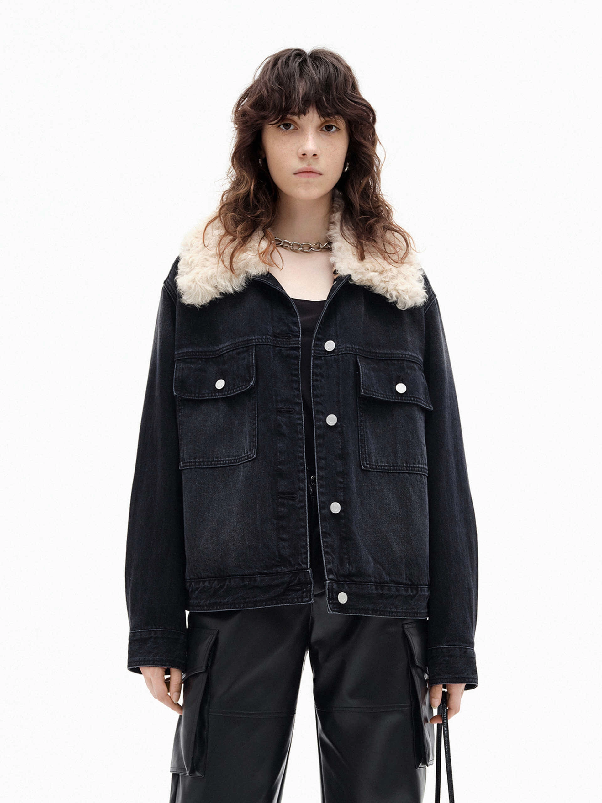 Fuzzy Collar Denim Jacket Soft Cotton Blend Durable Interlock Stitch