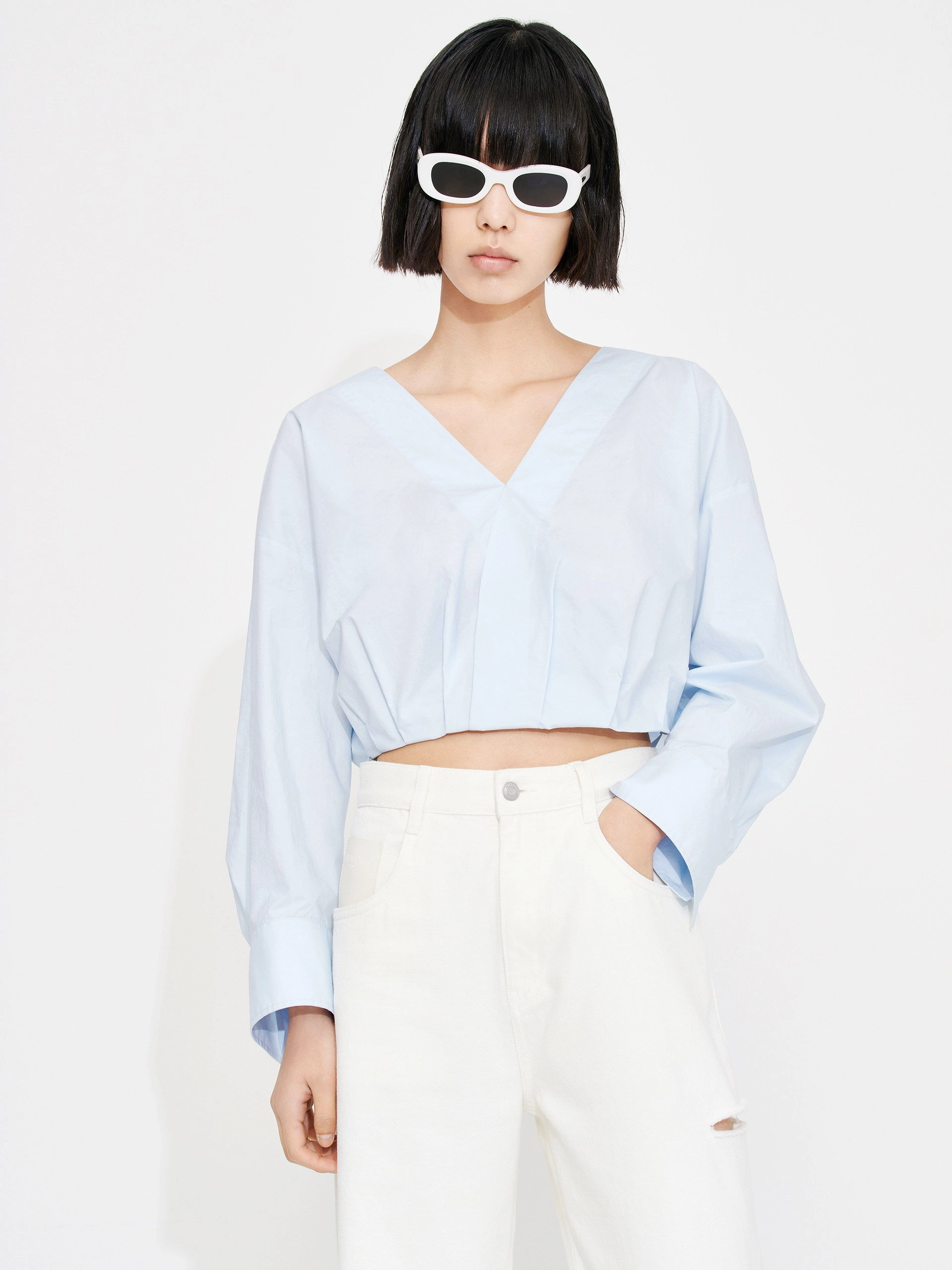 Cropped V-neck Cotton Top Classic Style