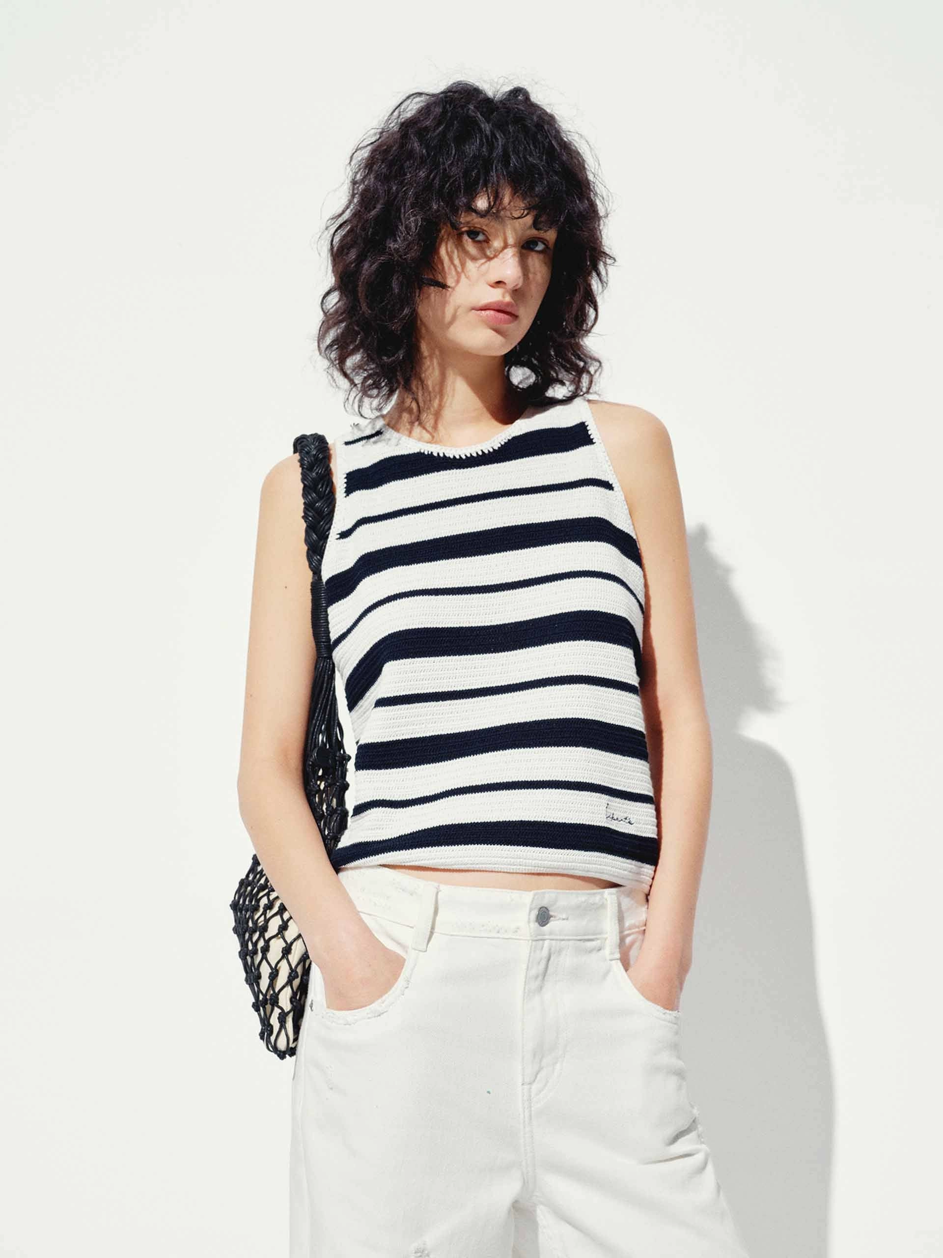 Modular Pocket Layout Torsion Support Structure Round Neck Sleeveless Knit Top