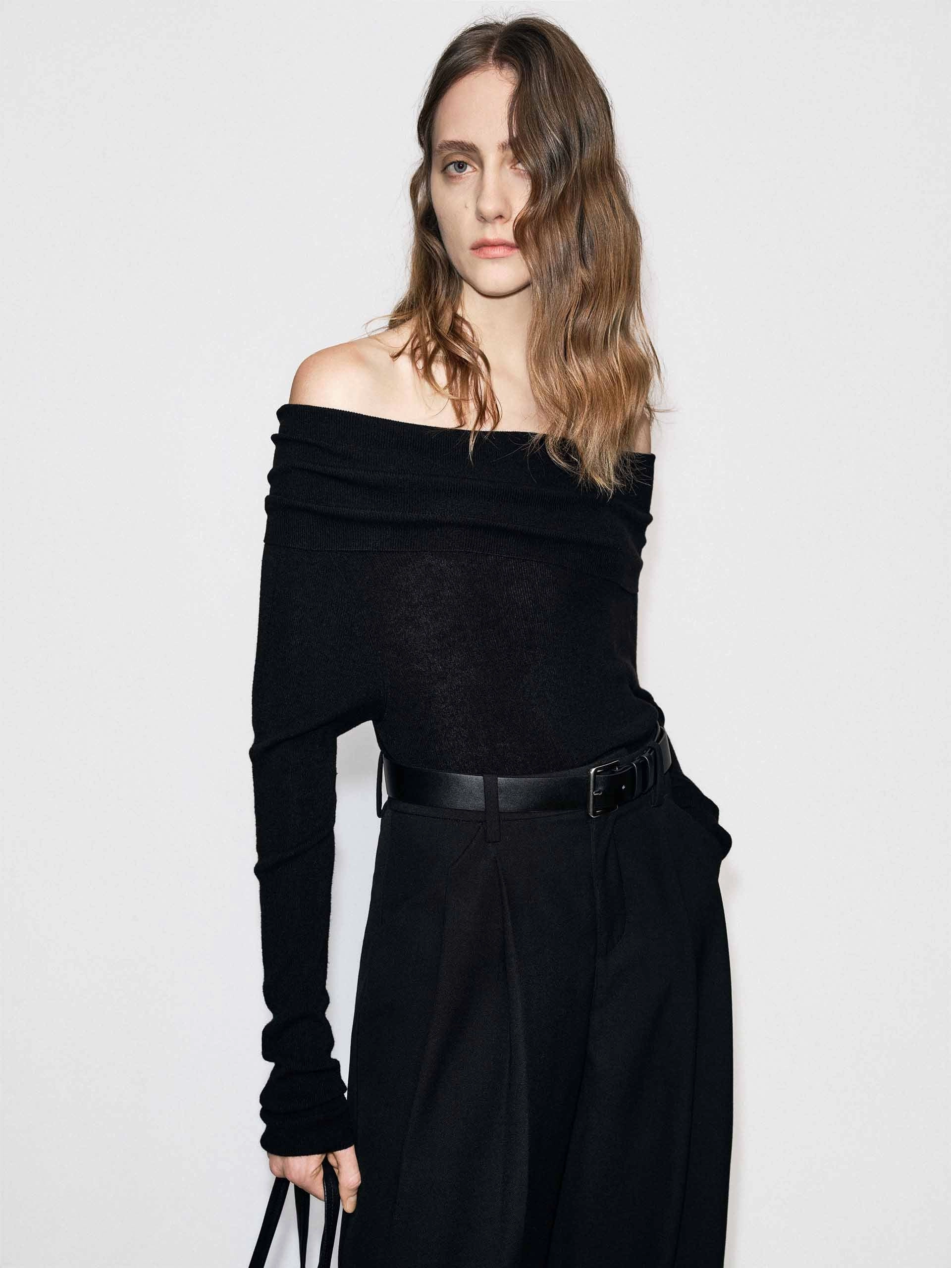 Off-shoulder Fitted Knit Top Sporty Tee