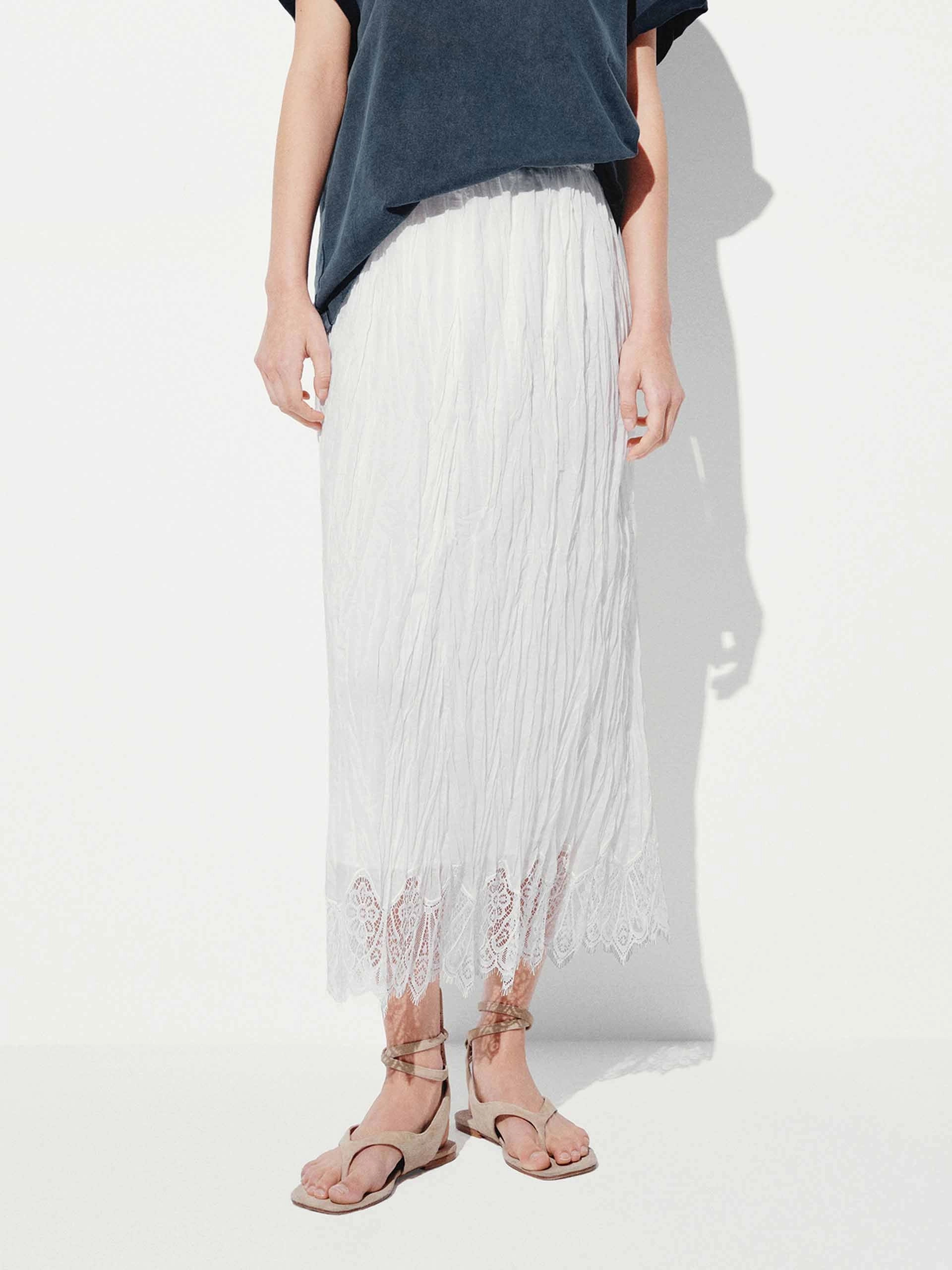 LowProfileWaistband Comfy Shape Lace-paneled Pleated Skirt