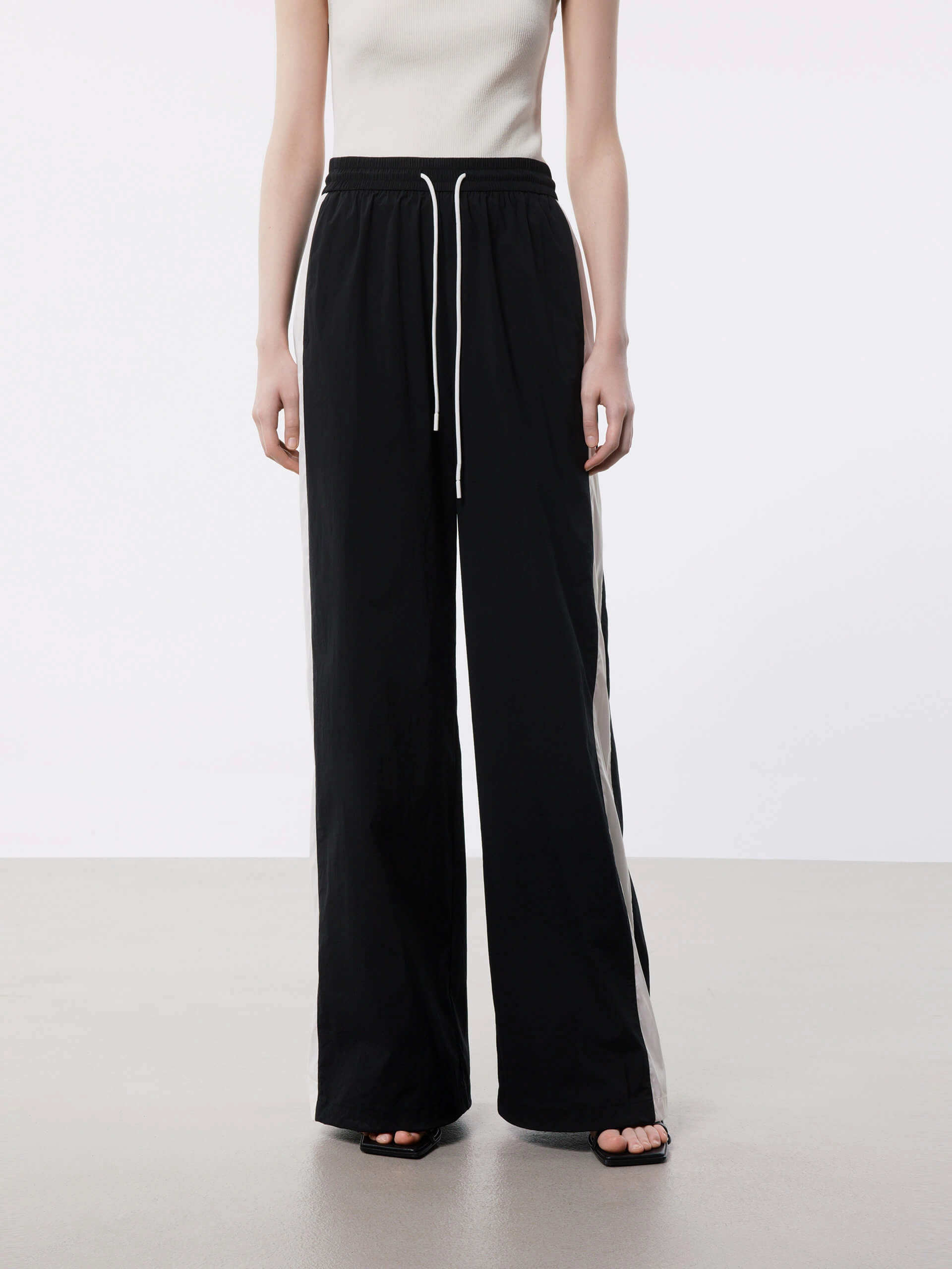 Paneled Detail Wide Pants NonSlipGrip