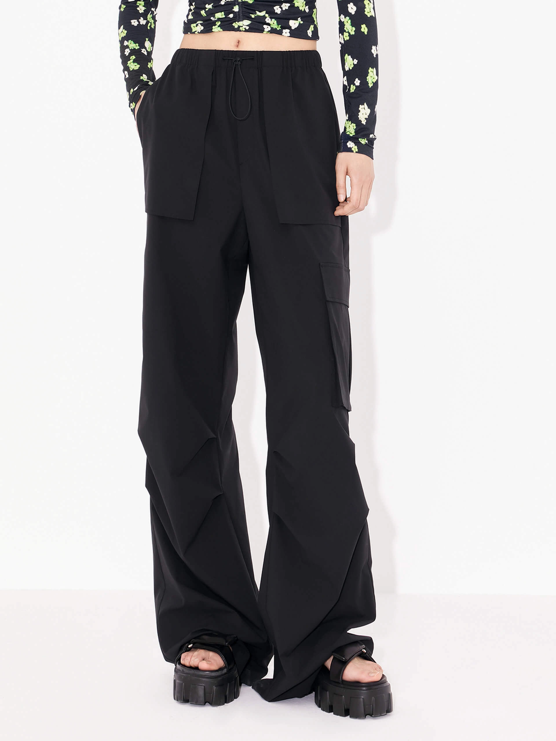Outdoor Adventure Airy Feel Drawstring Cargo Pants
