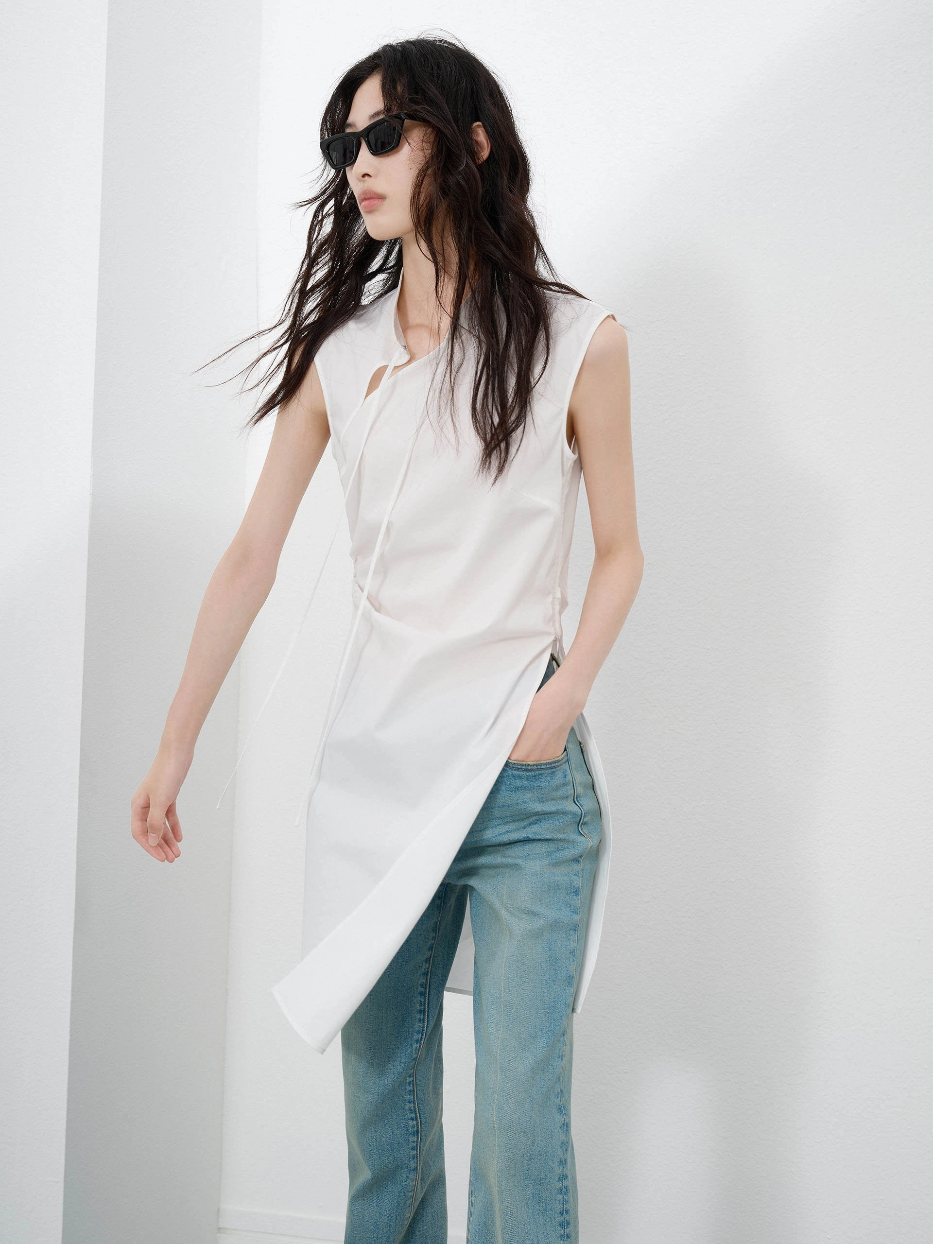 Pleated Slit Sleeveless Top Flatlock Seam Design MeshLining