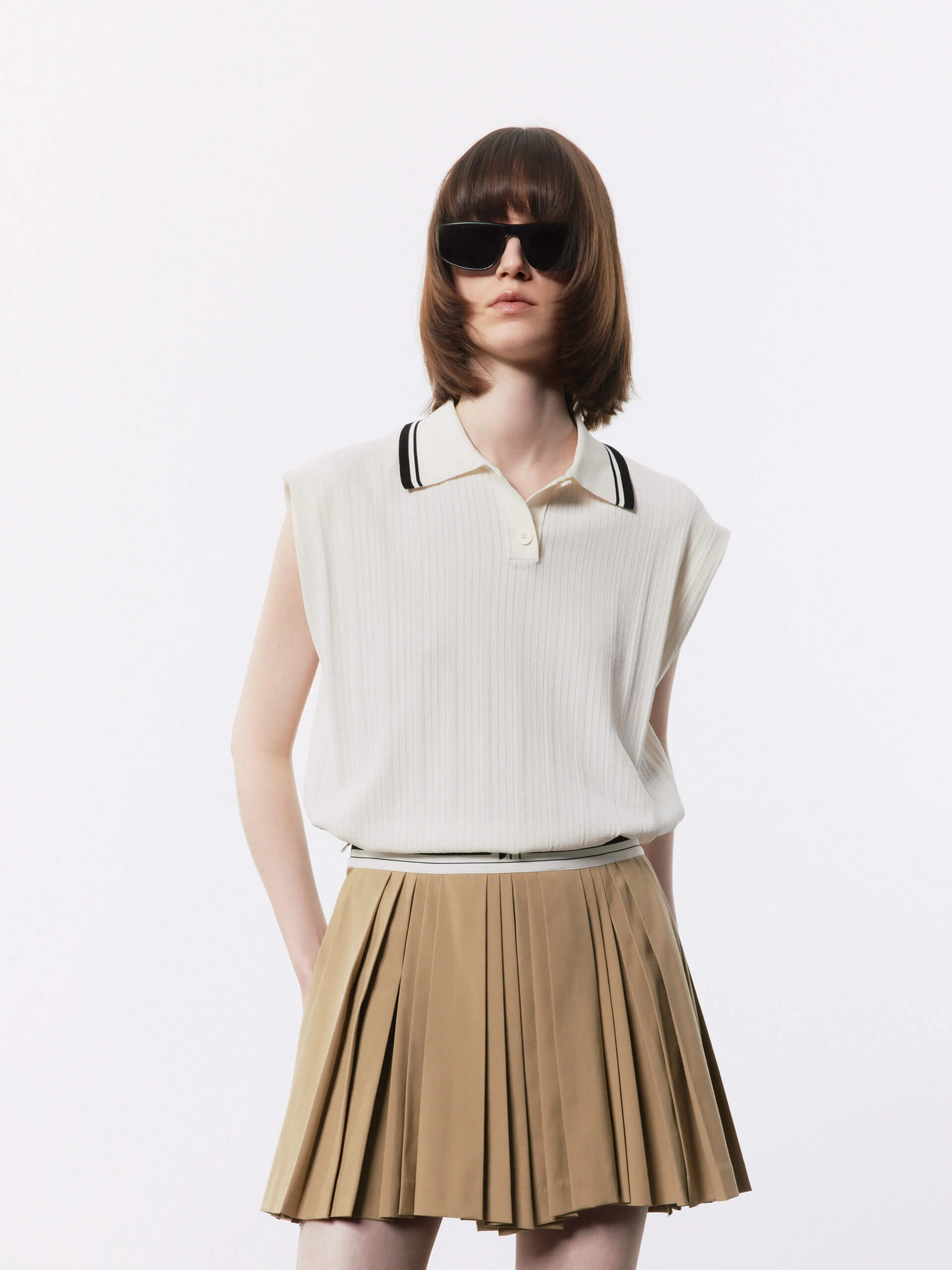 Reinforced Hemline Polo Collar Sleeveless Top