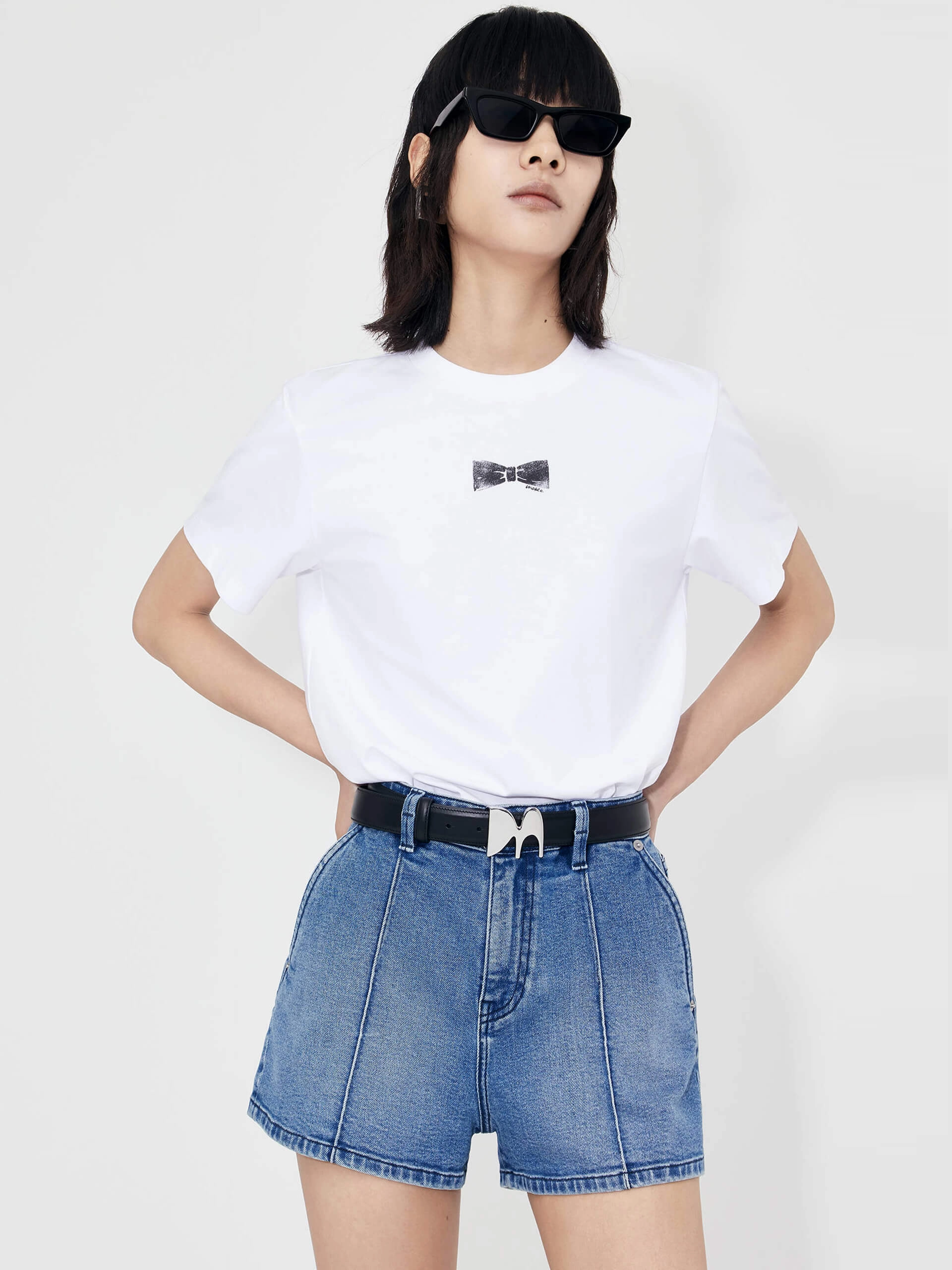 EasyCareFinish Trendy Vibes Bowknot Pattern Cotton Blend T-Shirt