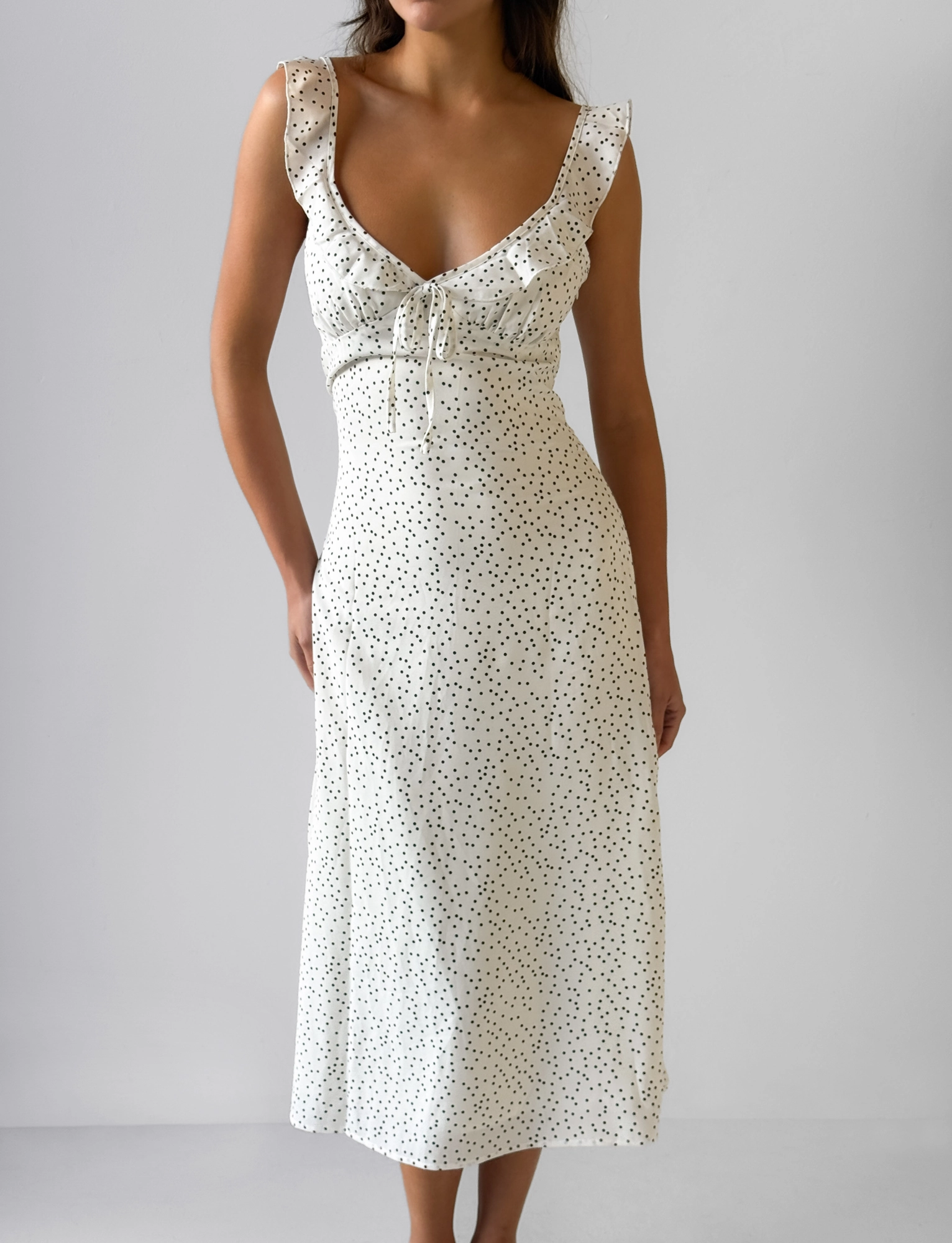 LOTTIE RUFFLE MIDI DRESS - WHITE POLKA Soft Tone